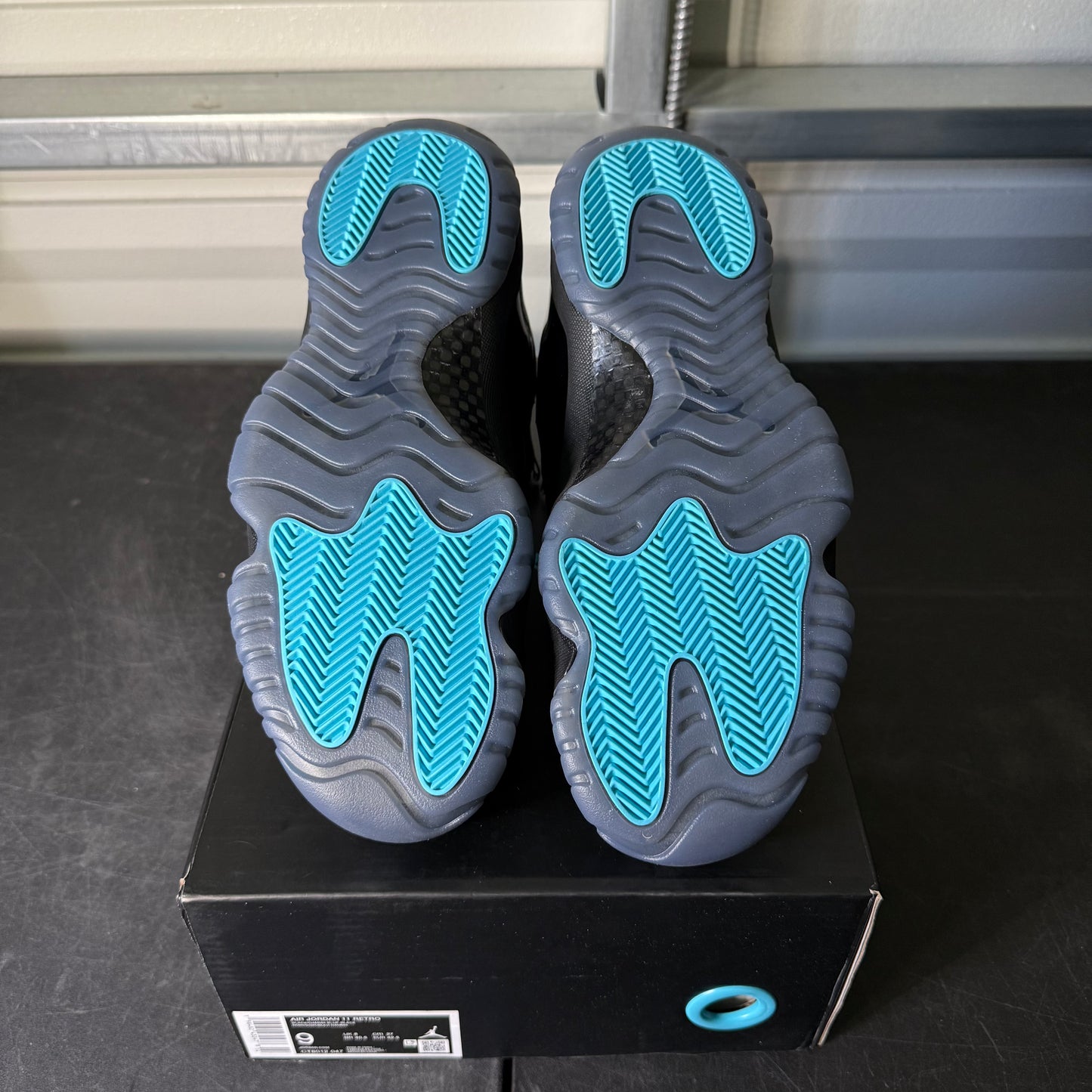 Size 9 - AJ 11 Gamma Blue