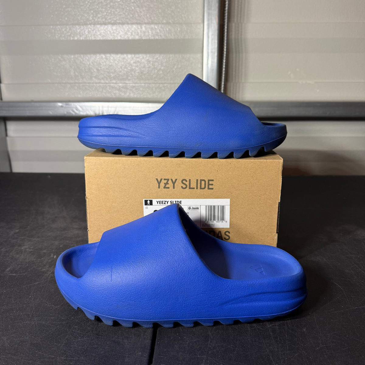 Size 8 - Yeezy Azure Slide