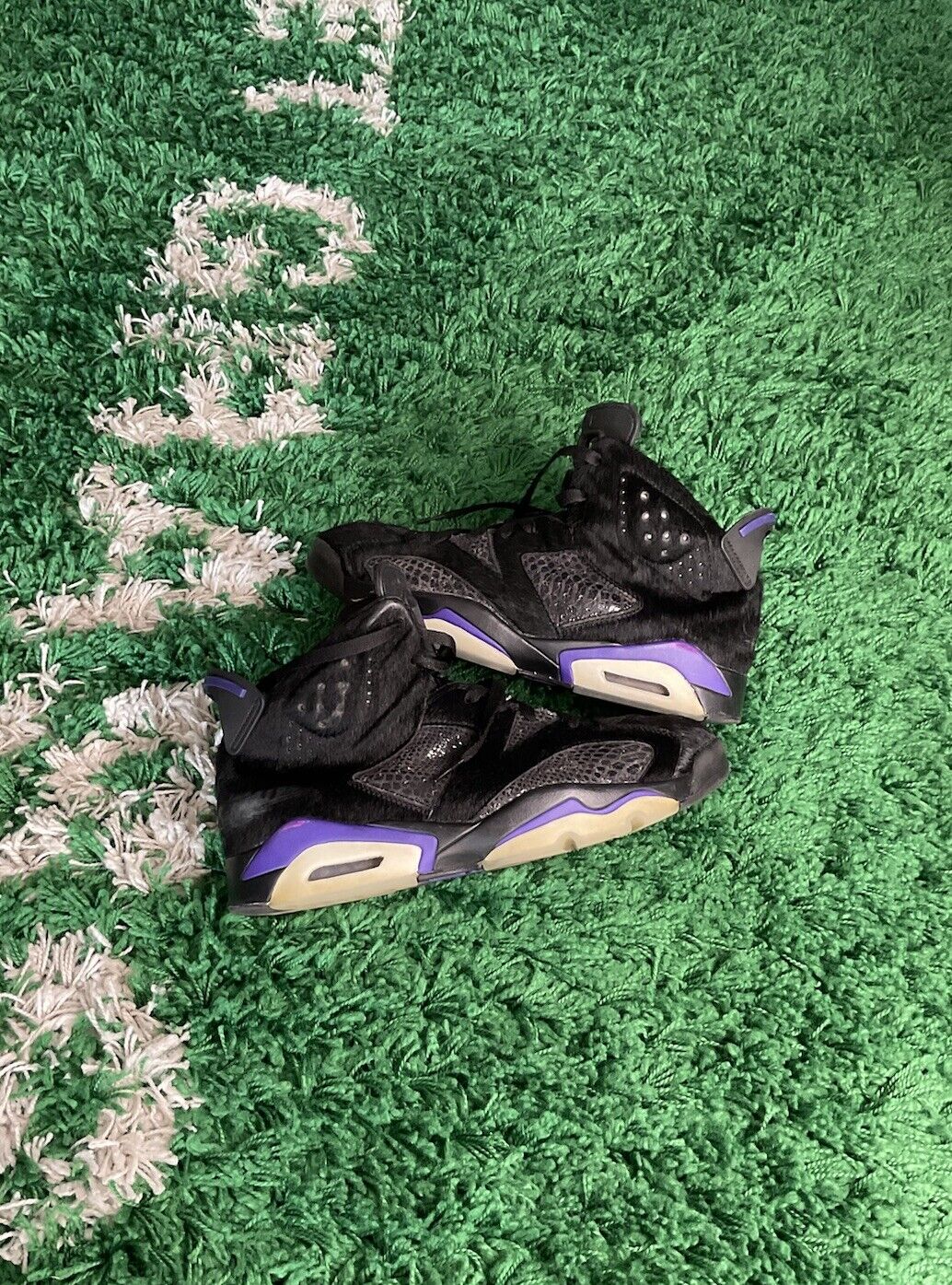 Size 8.5 - Social Status x Air Jordan 6 Retro Pony Hair