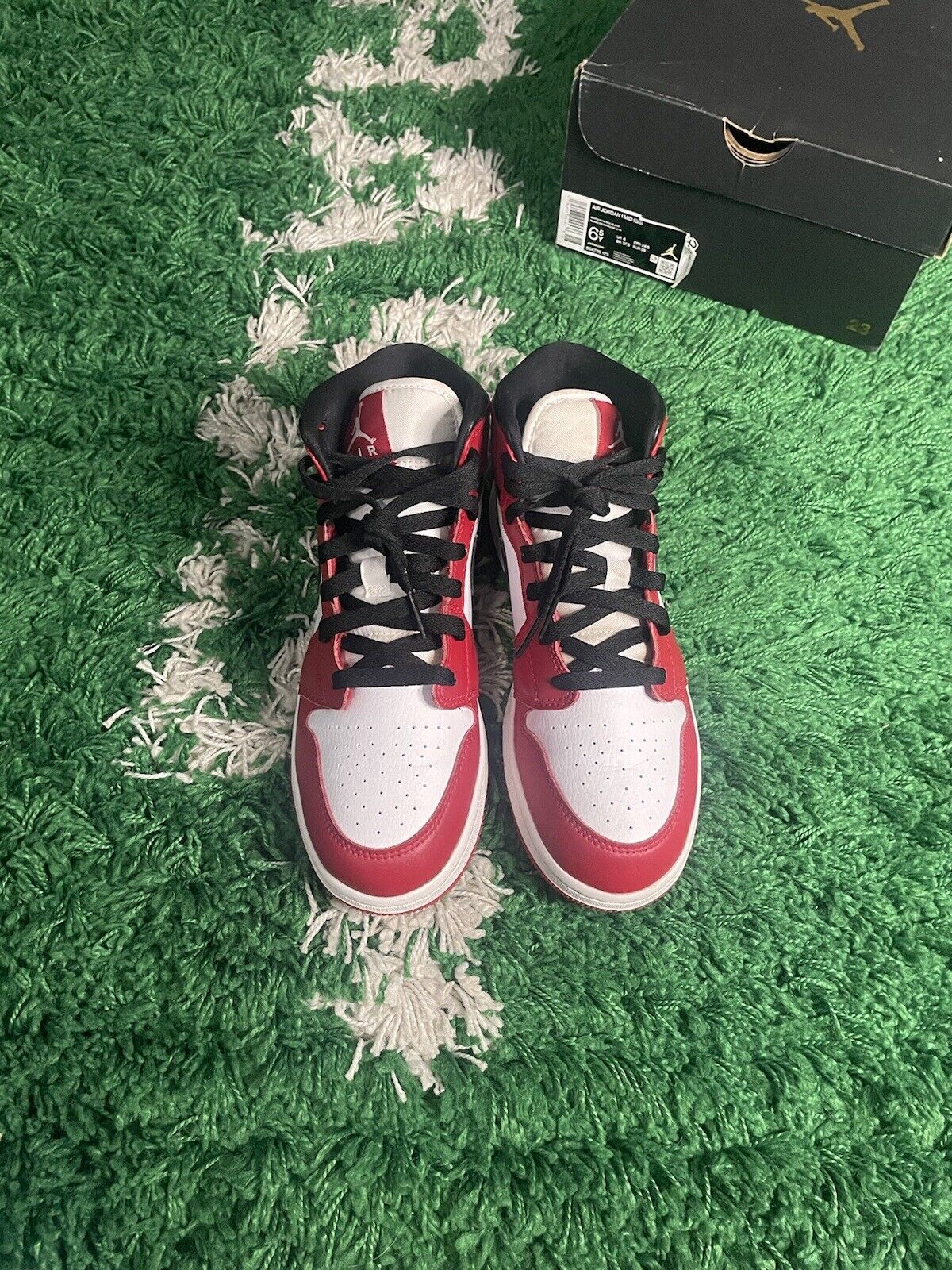 Size 6.5 - Air Jordan 1 Mid Chicago