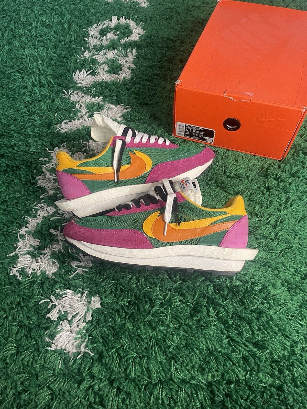 Size 11.5 - Nike sacai x LDWaffle Pine Green