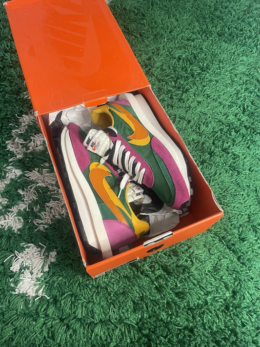 Size 11.5 - Nike sacai x LDWaffle Pine Green