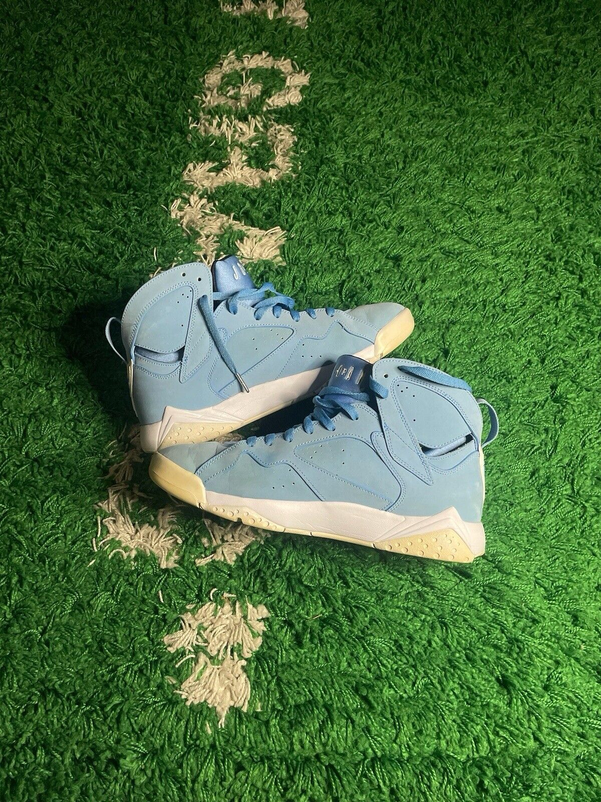 Size 10.5 - Air Jordan 7 Retro Pantone