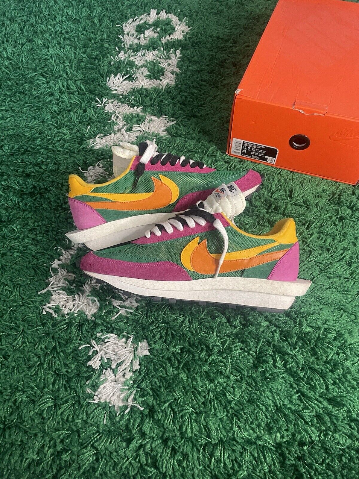 Size 11.5 - Nike sacai x LDWaffle Pine Green