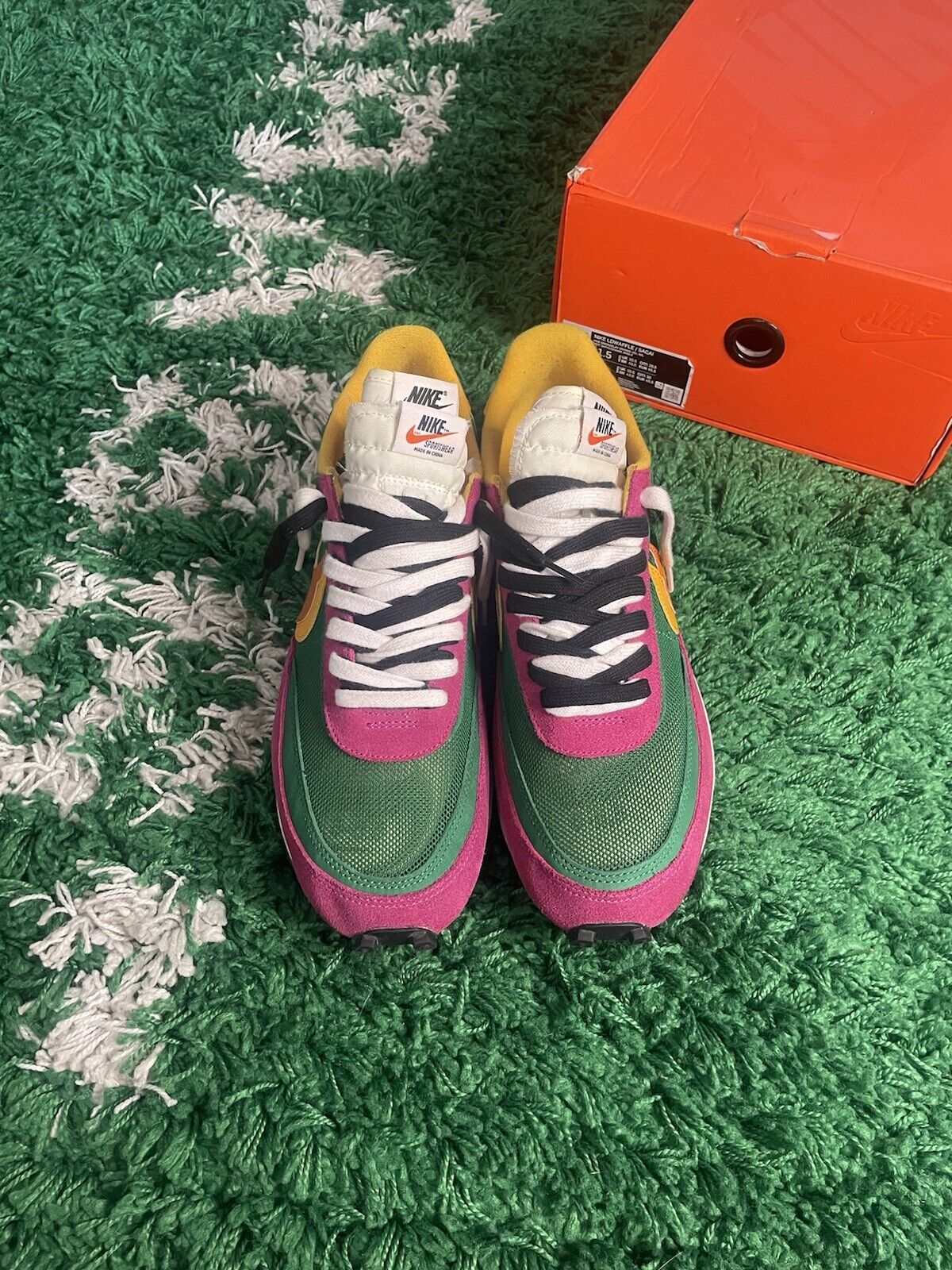 Size 11.5 - Nike sacai x LDWaffle Pine Green