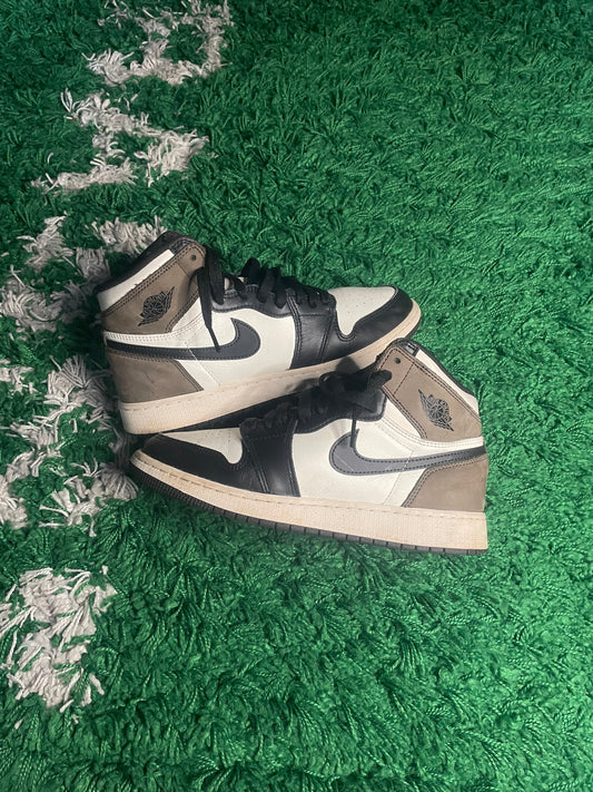 Size 7 - Jordan 1 Retro OG High Dark Mocha