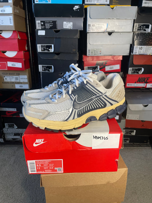 Size 9.5 - Nike Air Zoom Vomero 5 Since 72