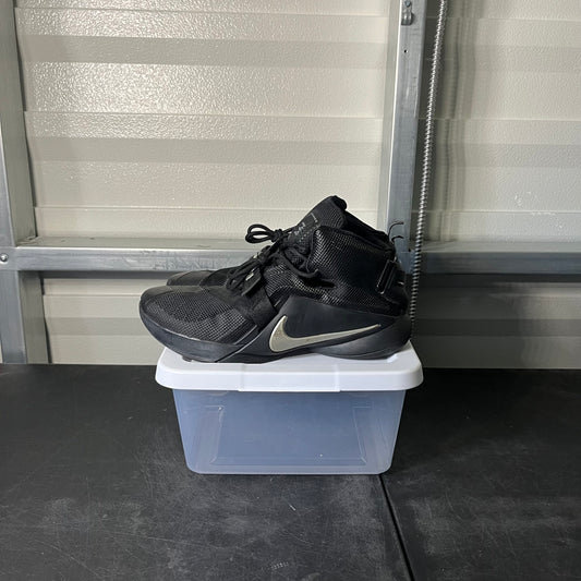 Size 10.5 - Nike LeBron Soldier Black