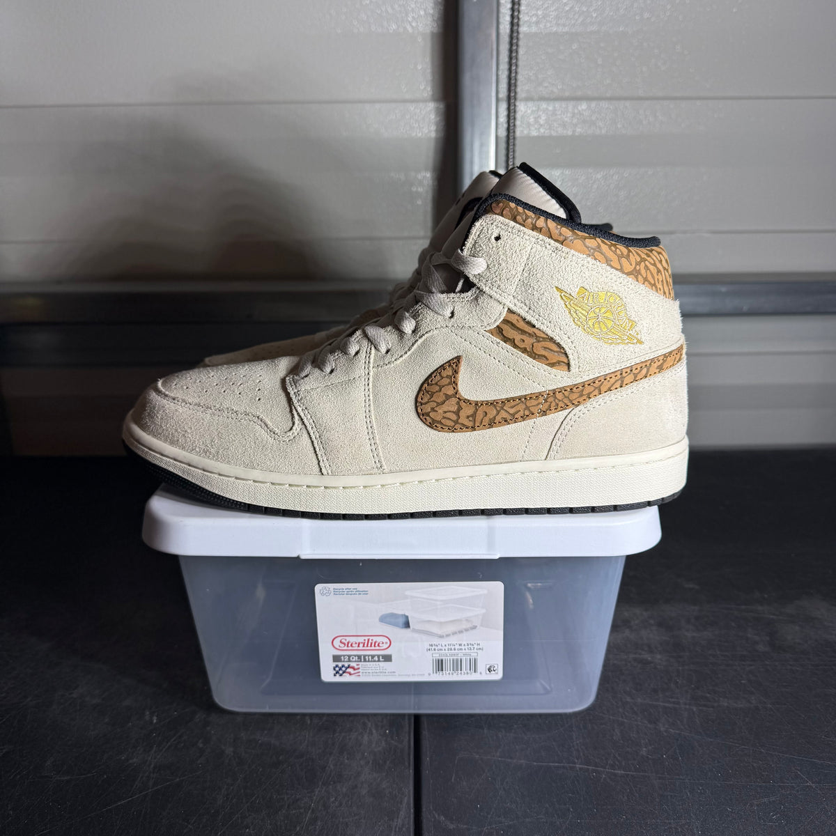 Size 12 - AJ 1 SE Mid Brown Elephant