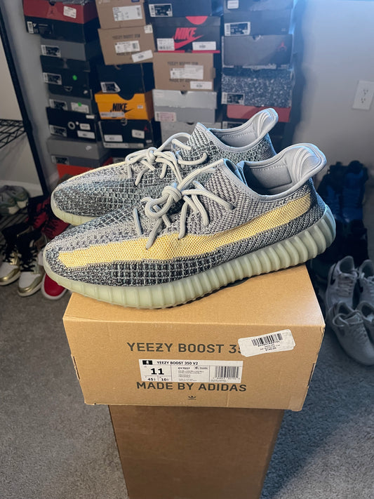 Size 11 - adidas Yeezy Boost 350 V2 Ash Blue
