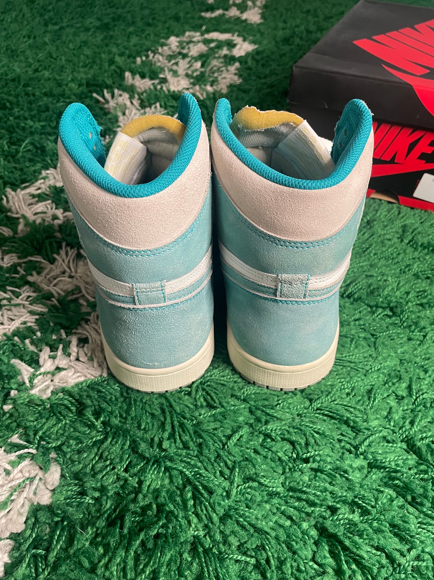 Size 10.5 - Jordan 1 Retro OG High Turbo Green