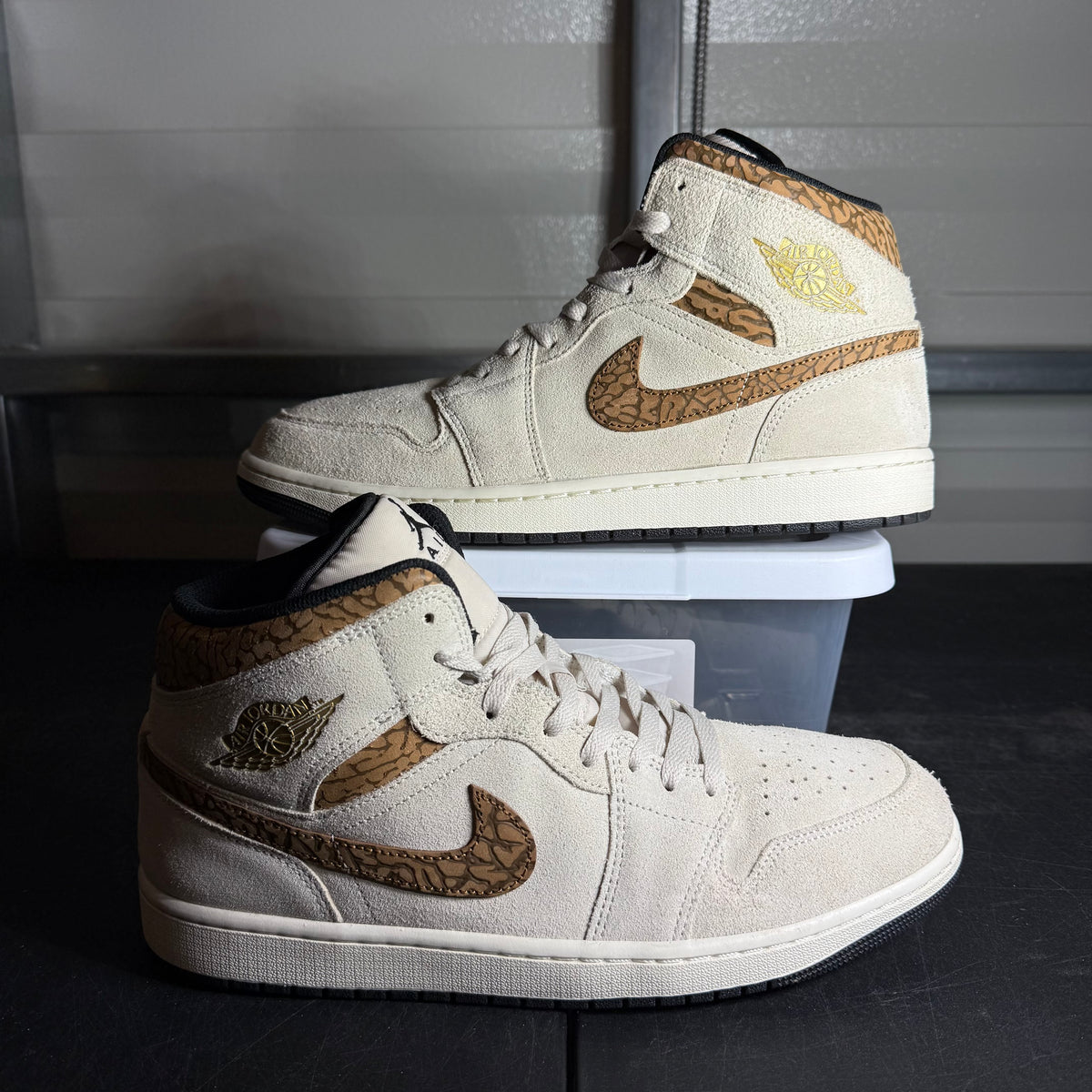Size 12 - AJ 1 SE Mid Brown Elephant
