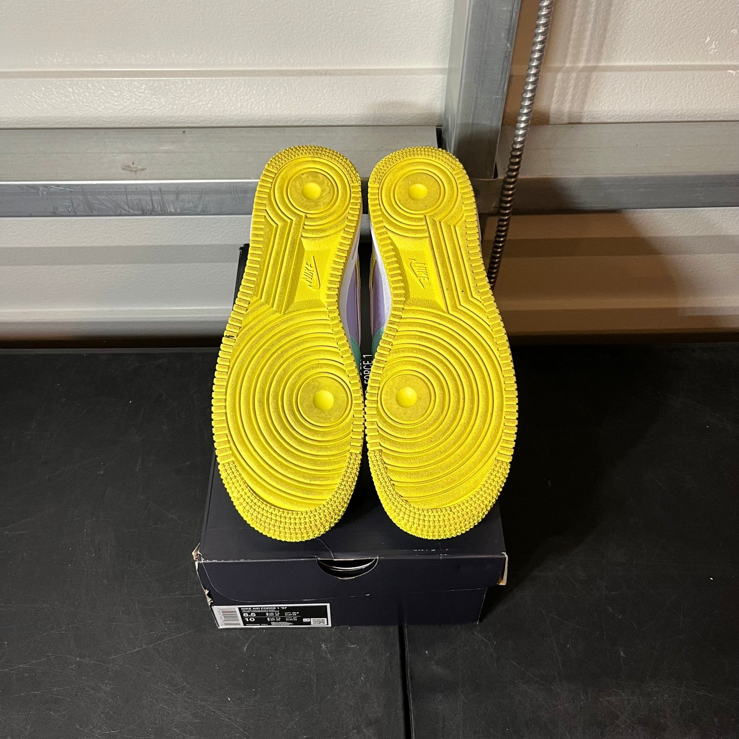 Size 8.5 - AF 1 Easter
