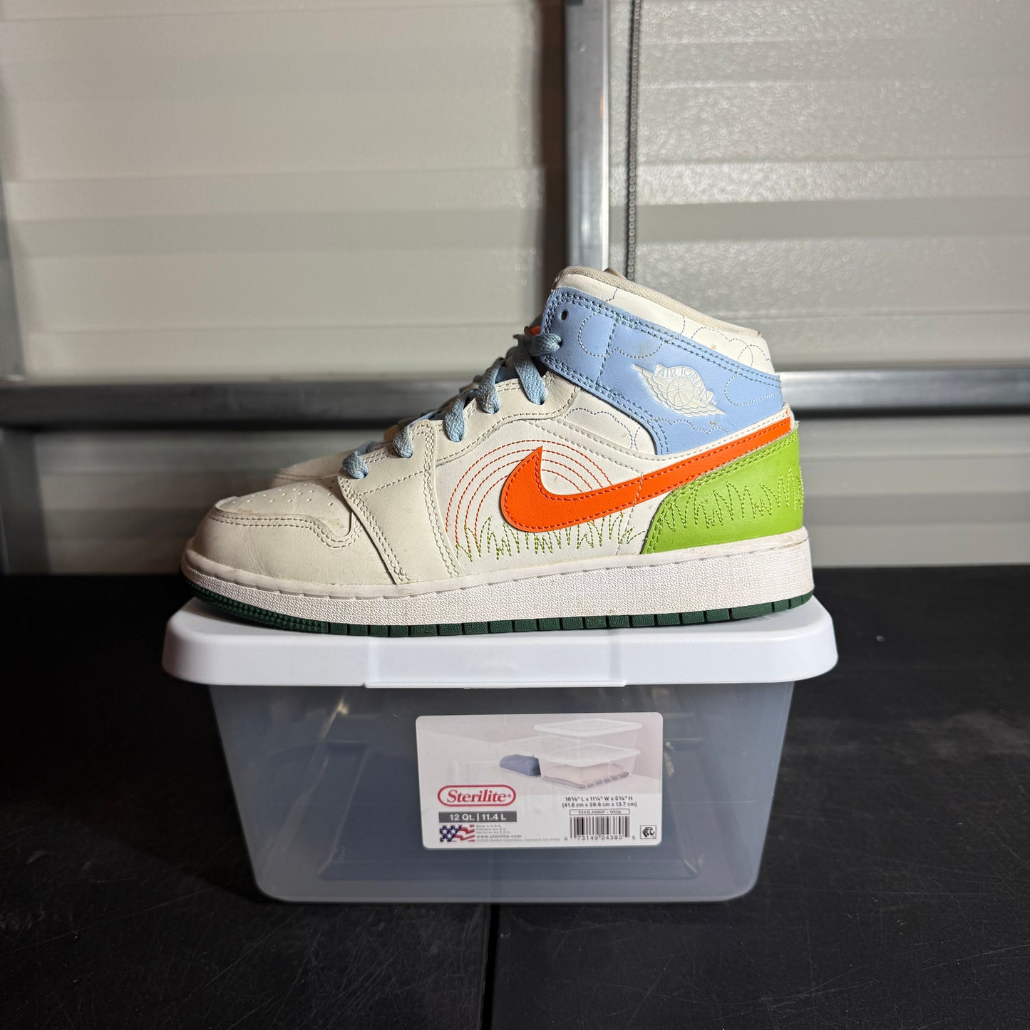 Size 6.5Y - AJ 1 Mid Stitch