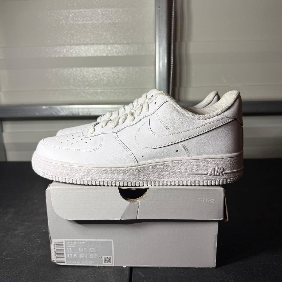 Size 11 - AF 1 Low White