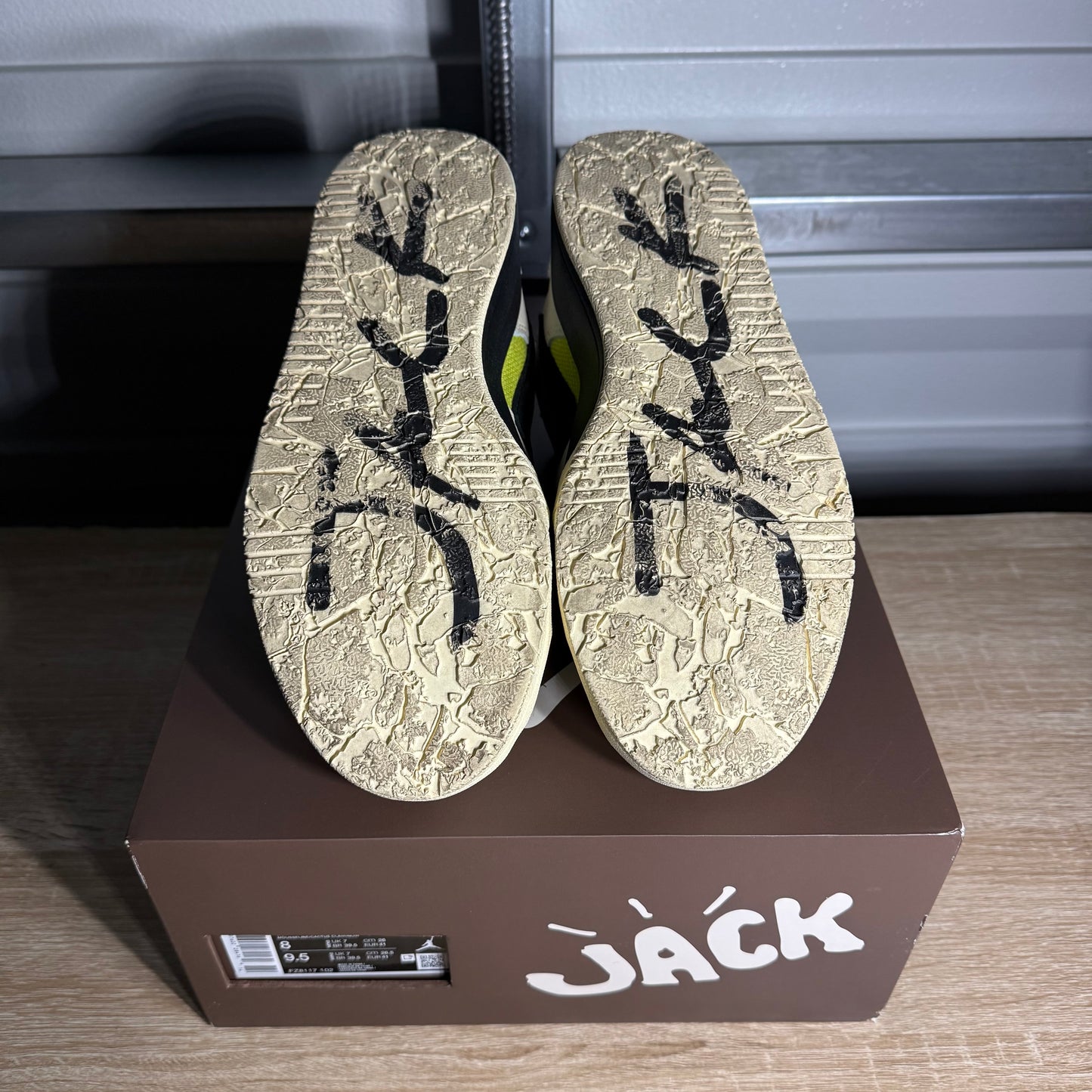 Size 8 - Travis Scott Jumpman Jack Bright Cactus