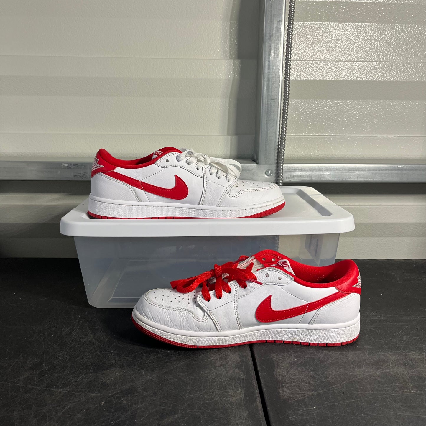 Size 9 - AJ 1 Low Varsity Red