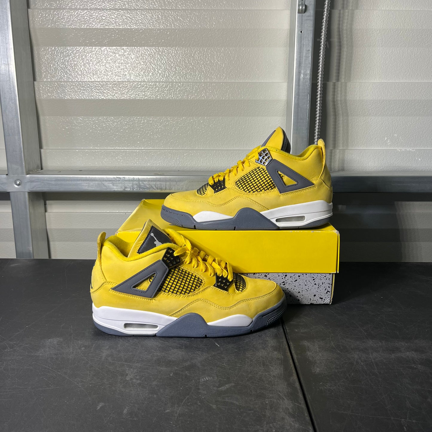 Size 10 - AJ 4 Lightning