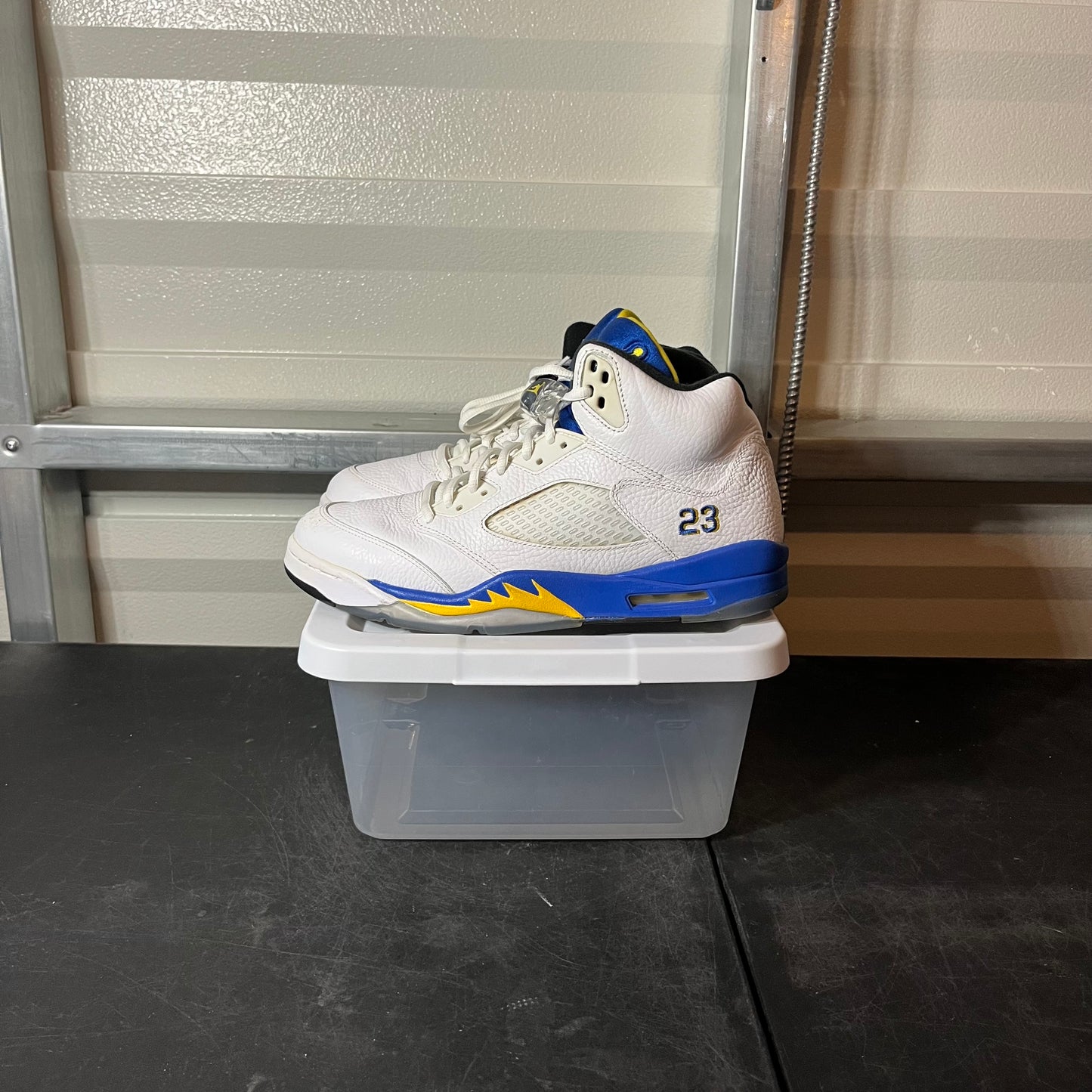 Size 10.5 - AJ 5 Laney