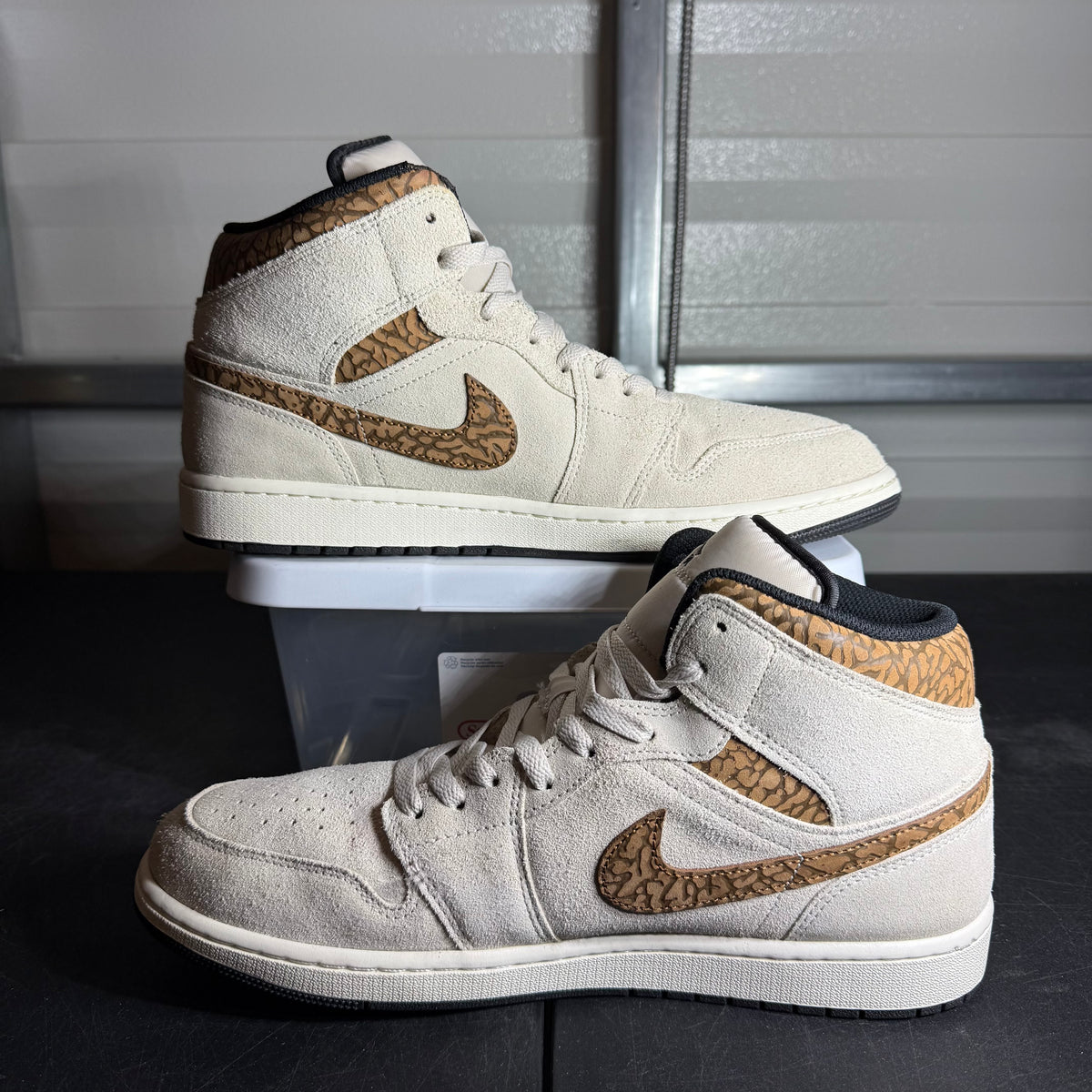 Size 12 - AJ 1 SE Mid Brown Elephant