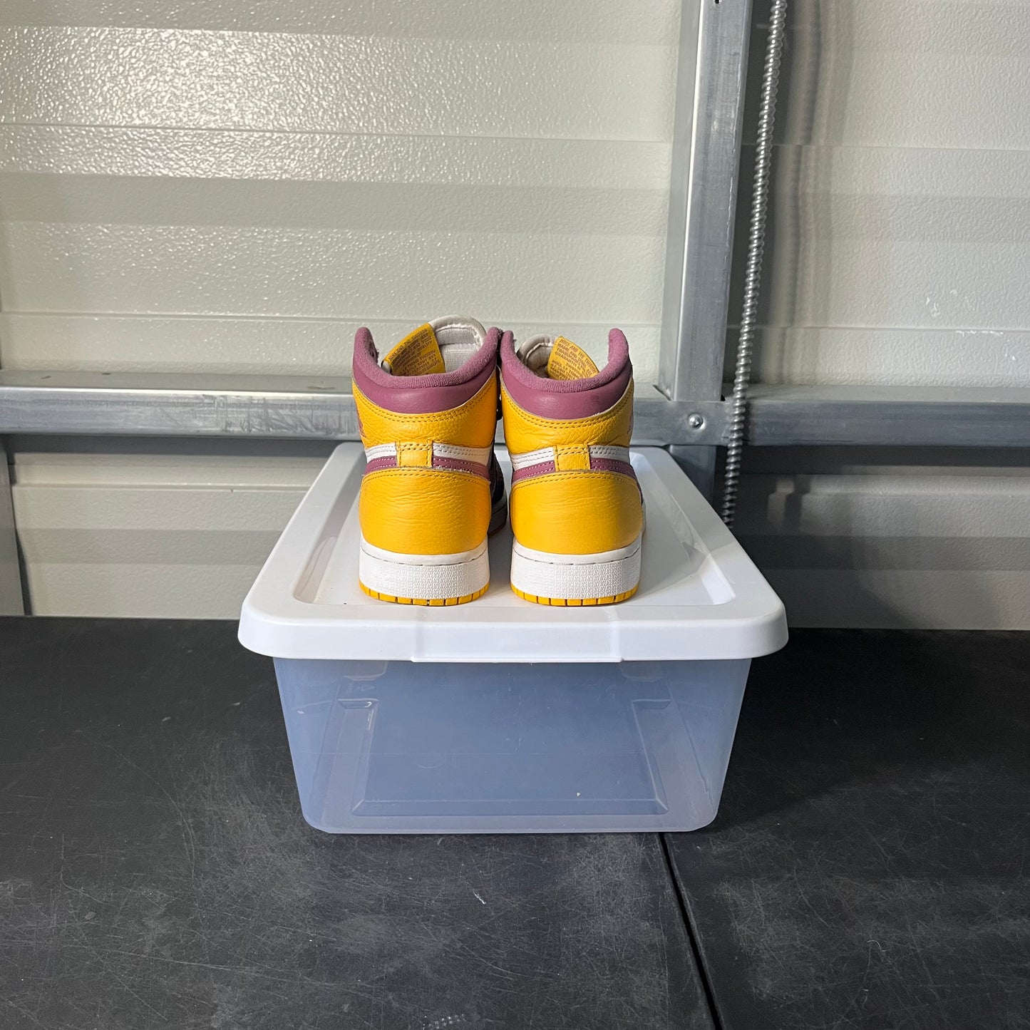 Size 4Y - AJ 1 Brotherhood
