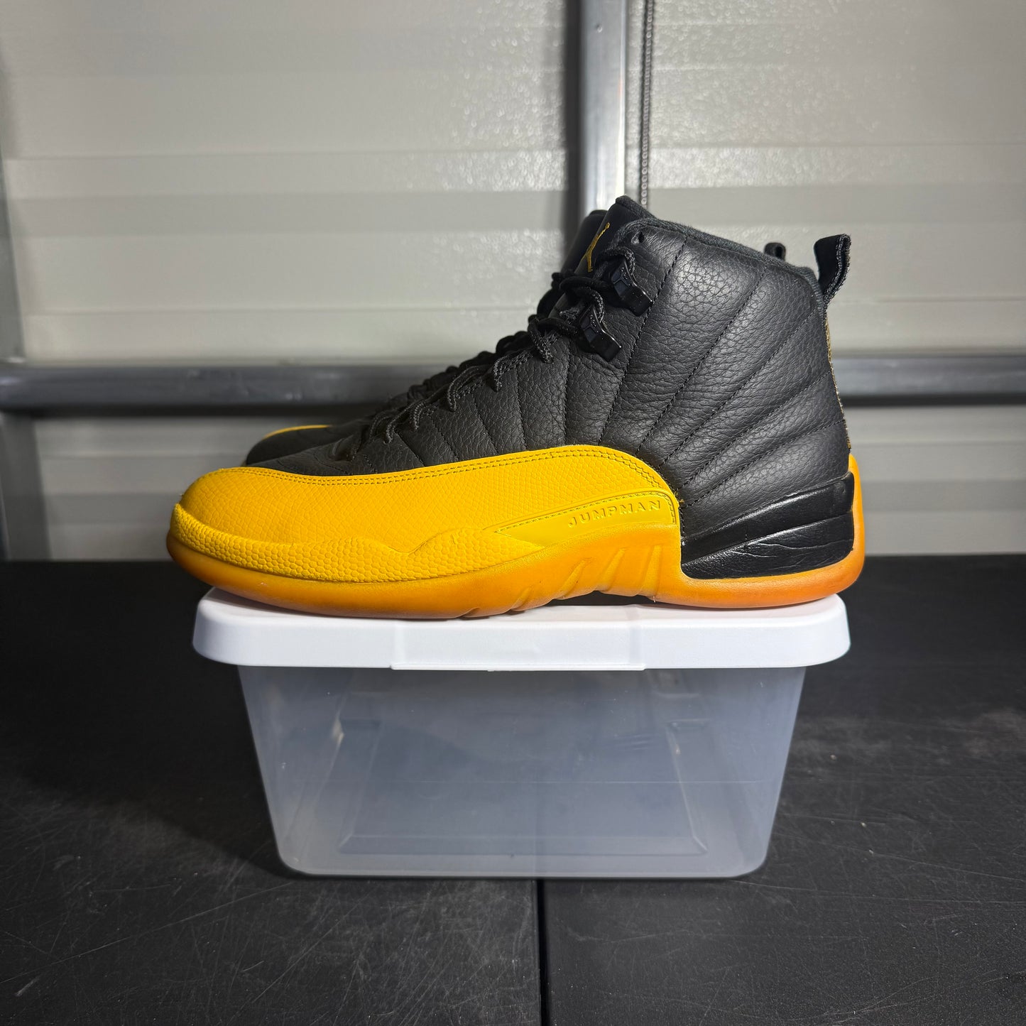 Size 10 - AJ 12 University Gold