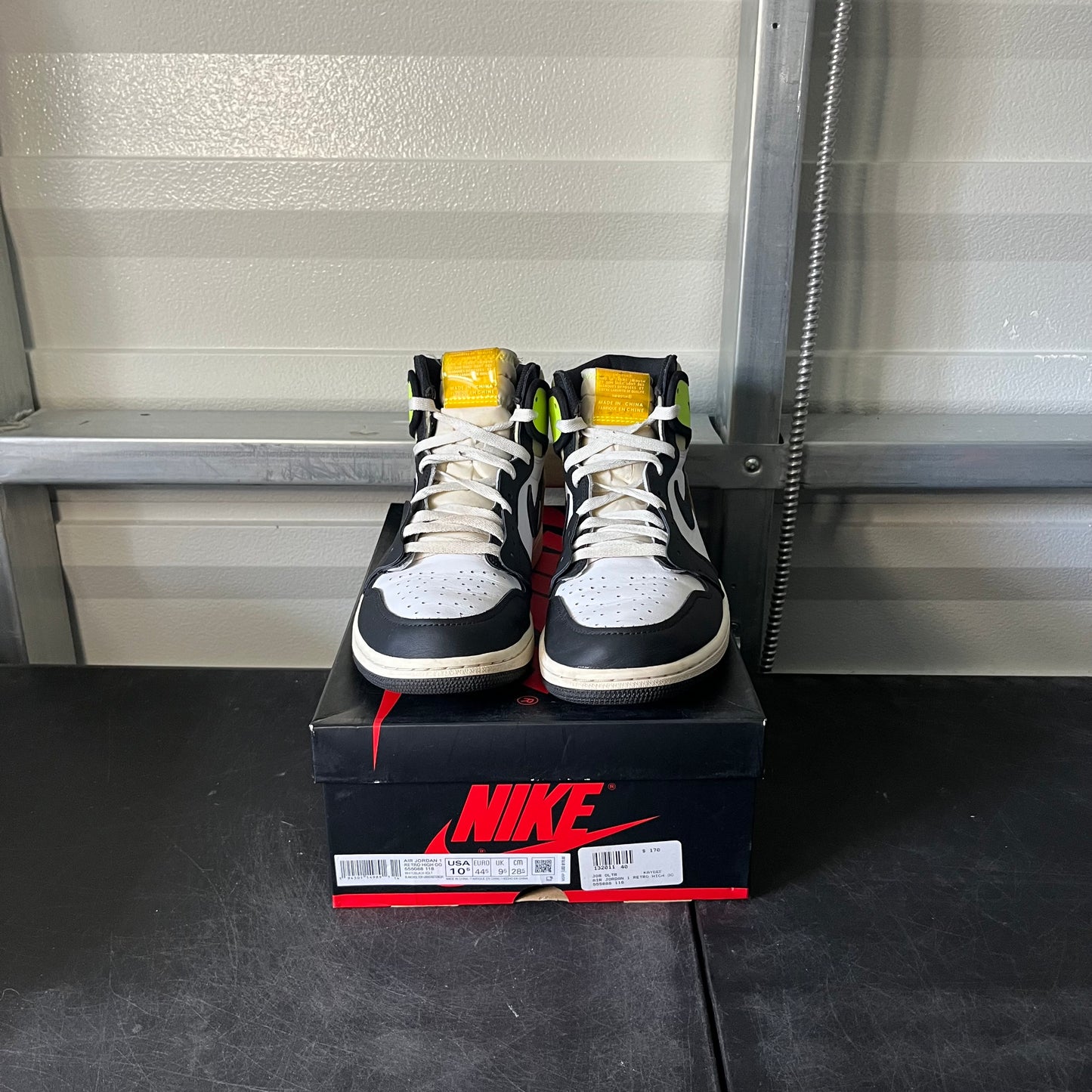 Size 10.5 - AJ 1 Volt Gold