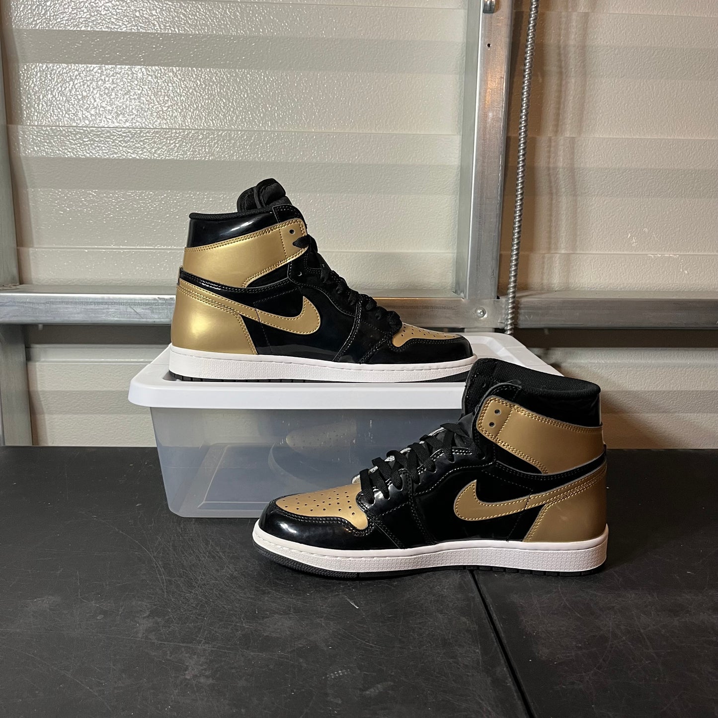 Size 10.5 - AJ 1 Gold Toe