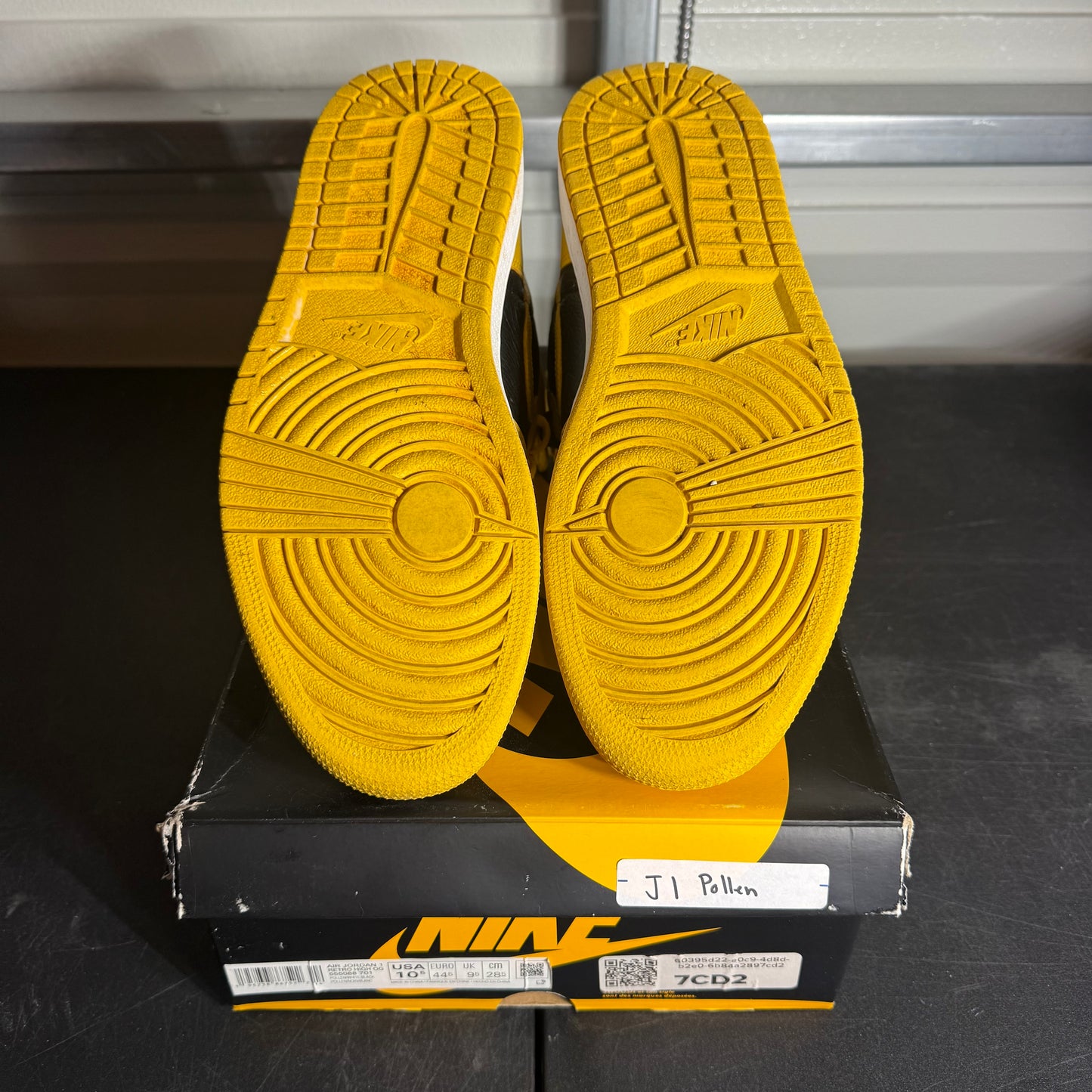 Size 10.5 - AJ 1 Retro High Pollen