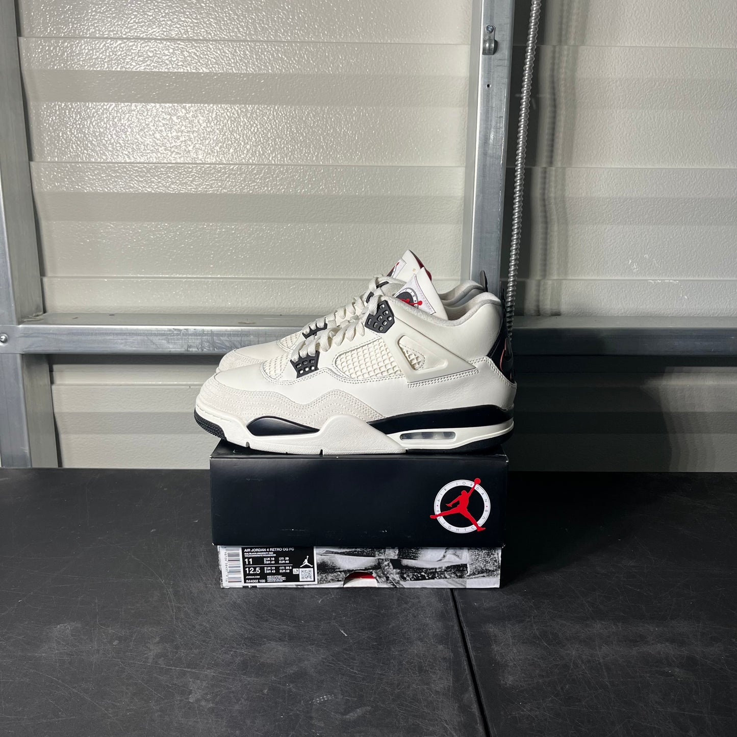 Size 11 - AJ 4 Flight Club