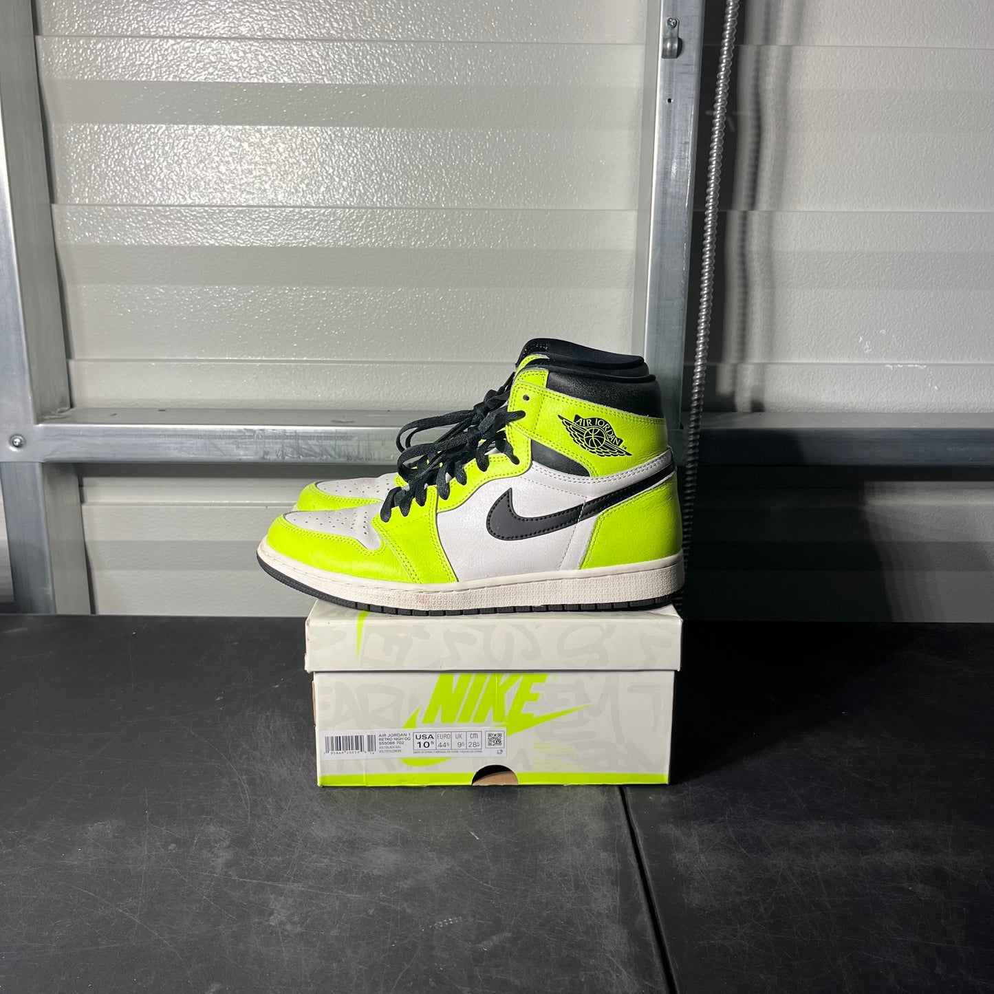 Size 10.5 - AJ 1 Visionaire