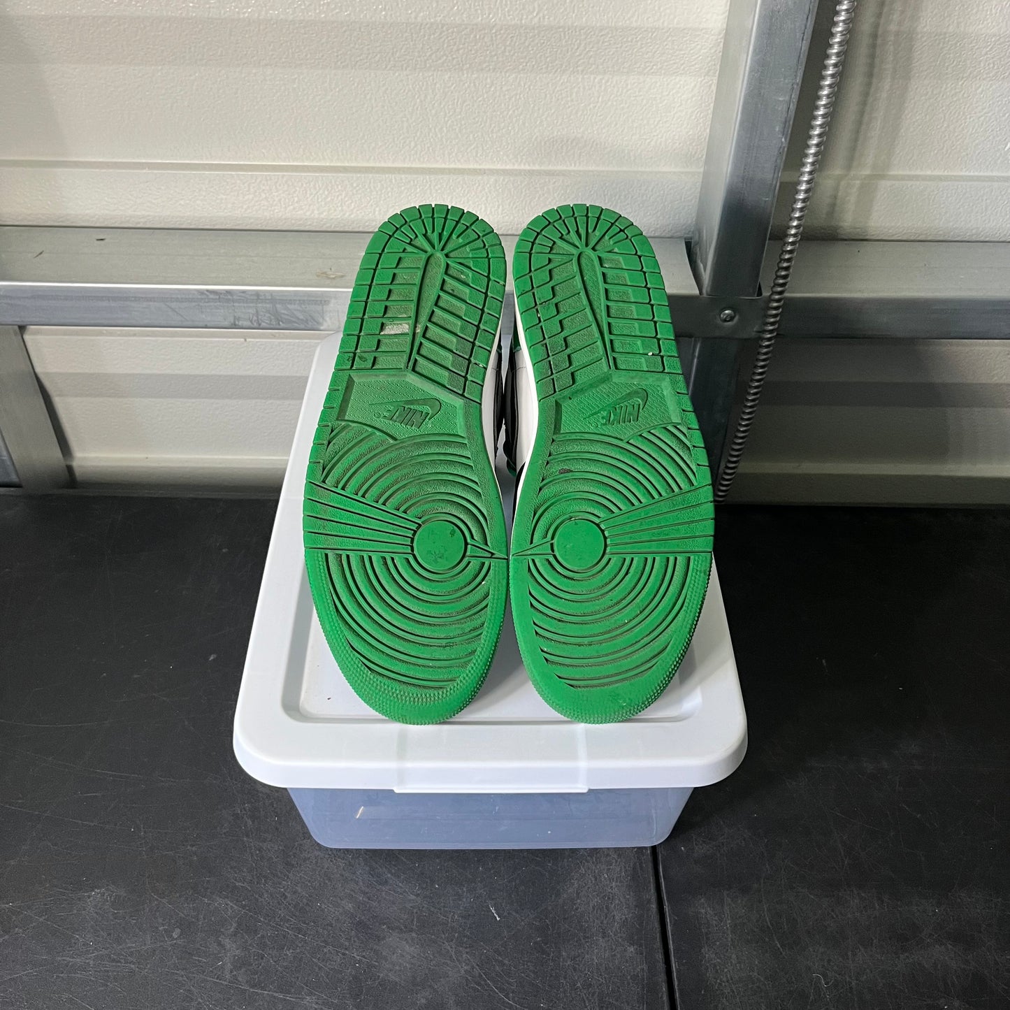 Size 10.5 - AJ 1 Lucky Green
