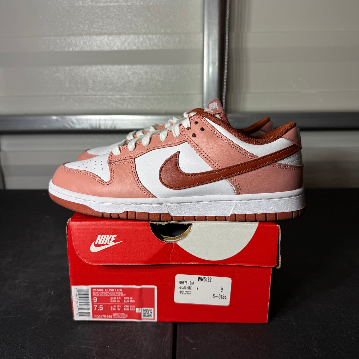 Size 9W - Dunk Star Dust