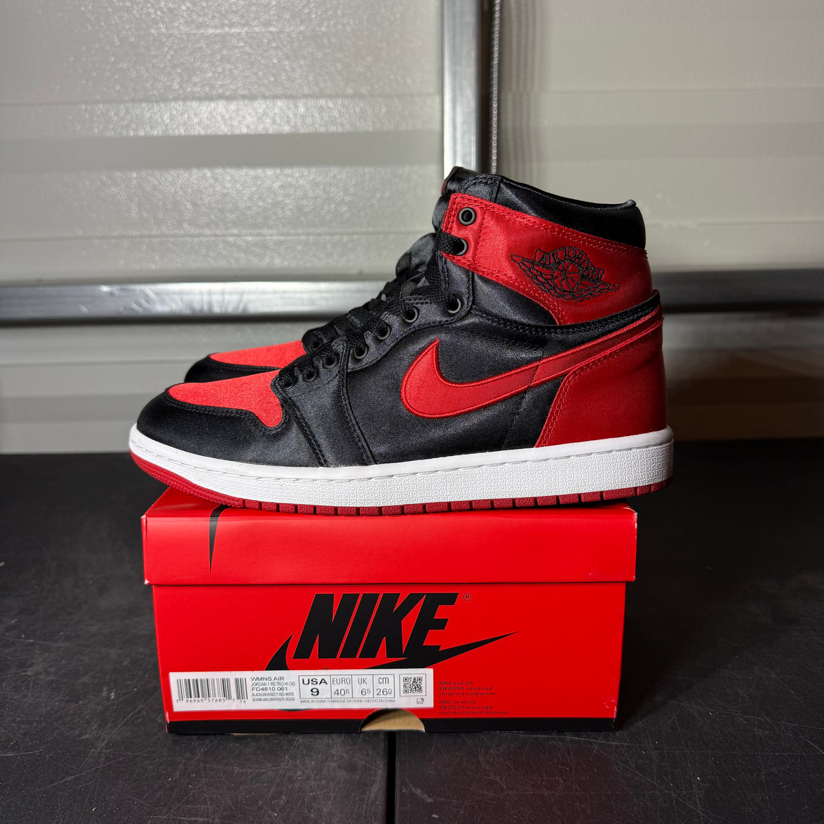 Size 9W - AJ 1 Satin Bred