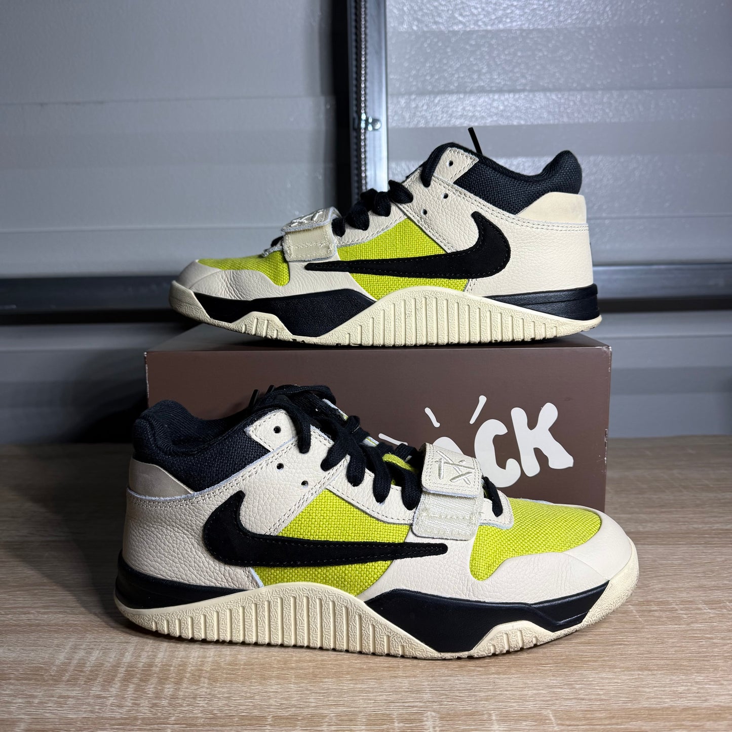 Size 8 - Travis Scott Jumpman Jack Bright Cactus