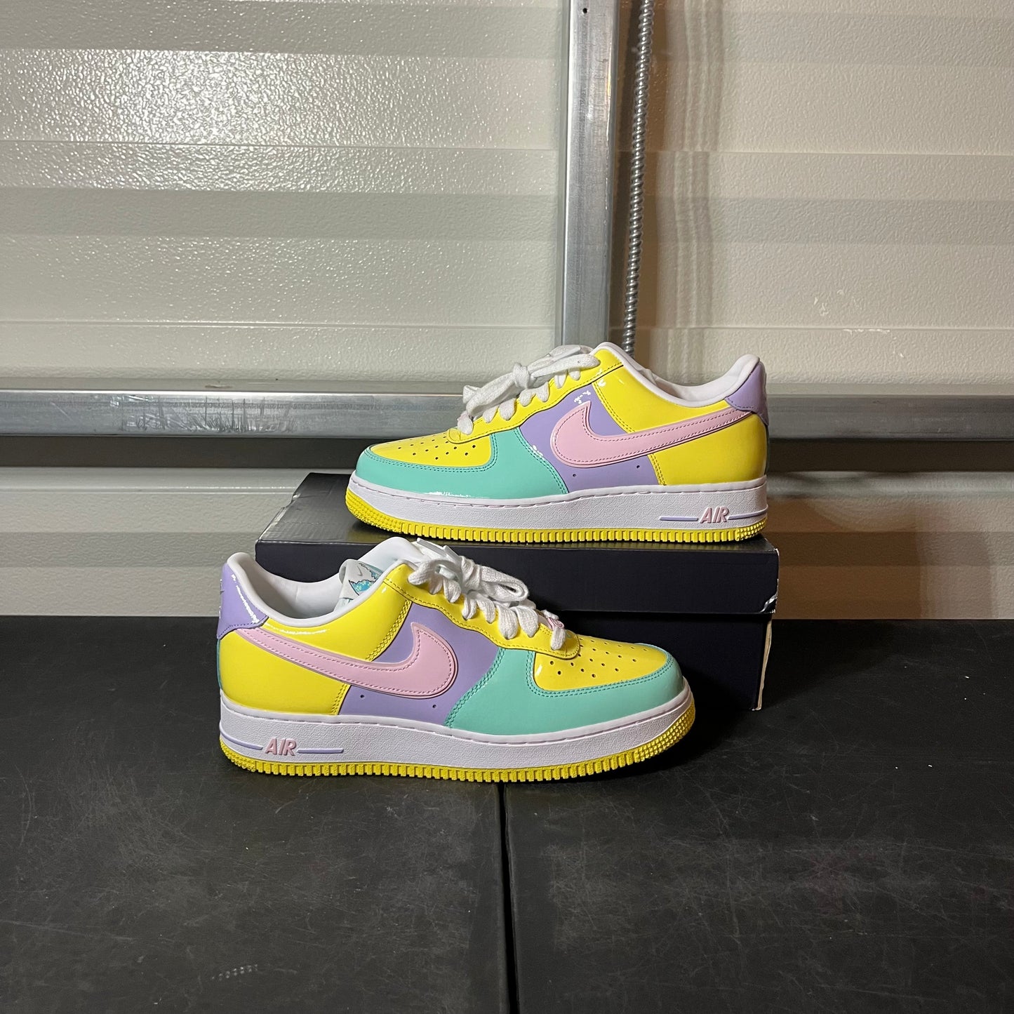 Size 8.5 - AF 1 Easter