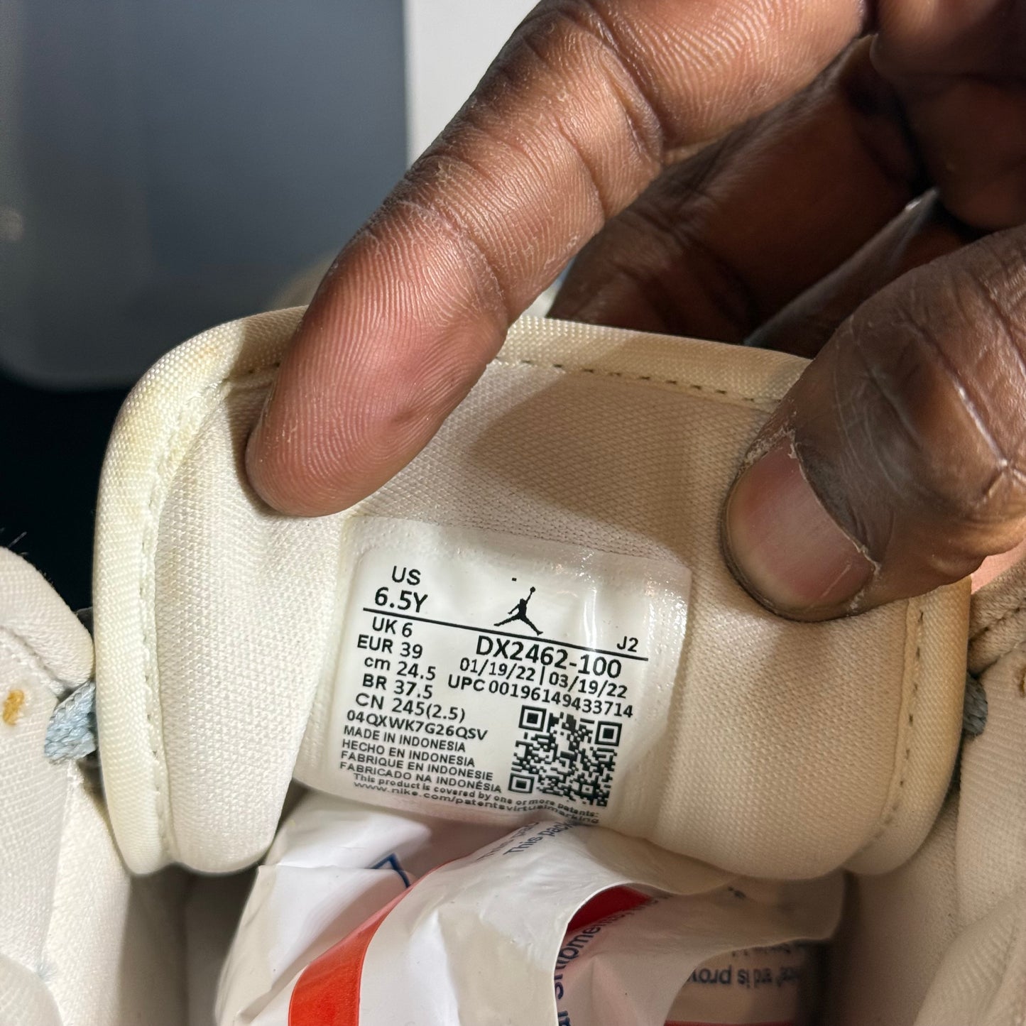 Size 6.5Y - AJ 1 Mid Stitch
