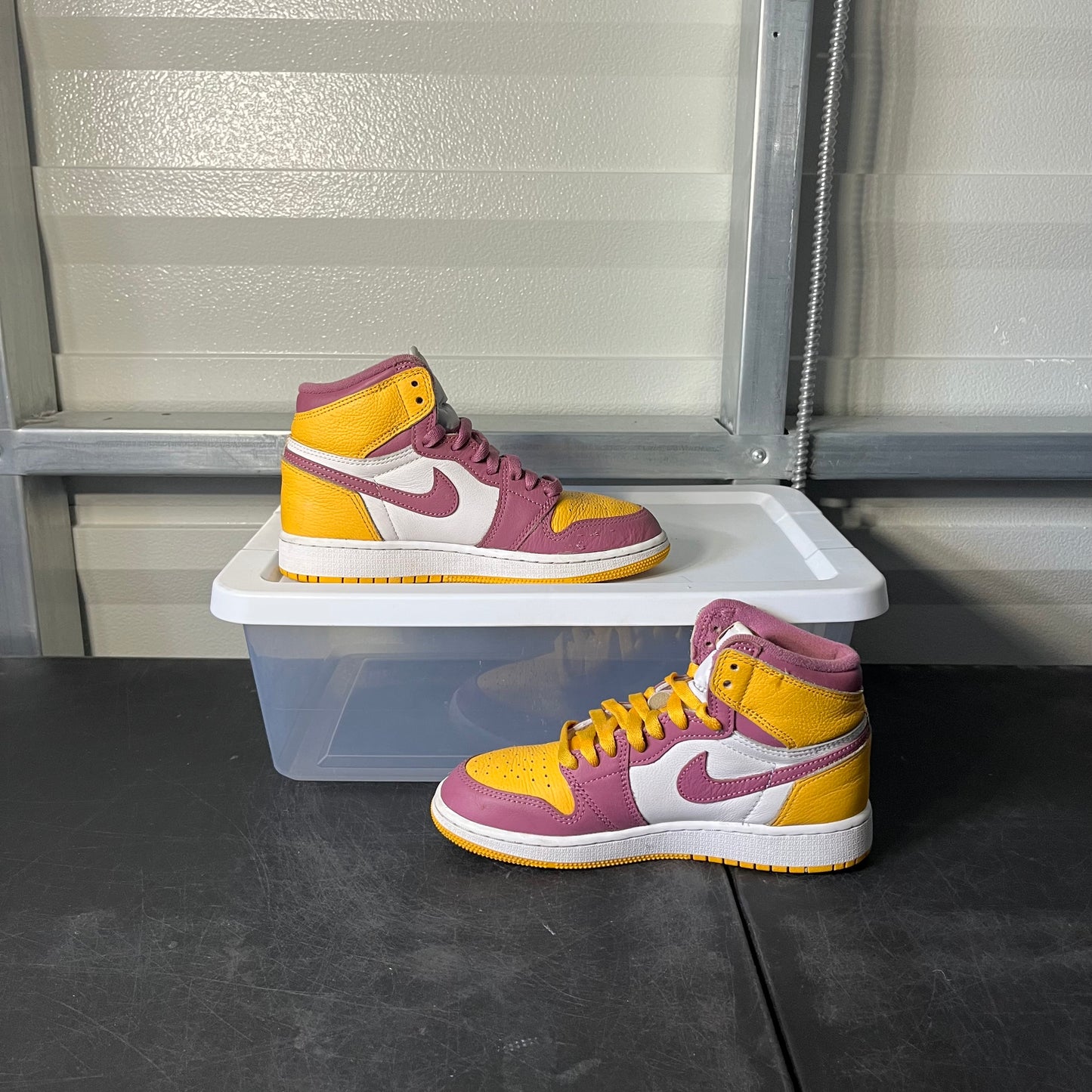 Size 4Y - AJ 1 Brotherhood