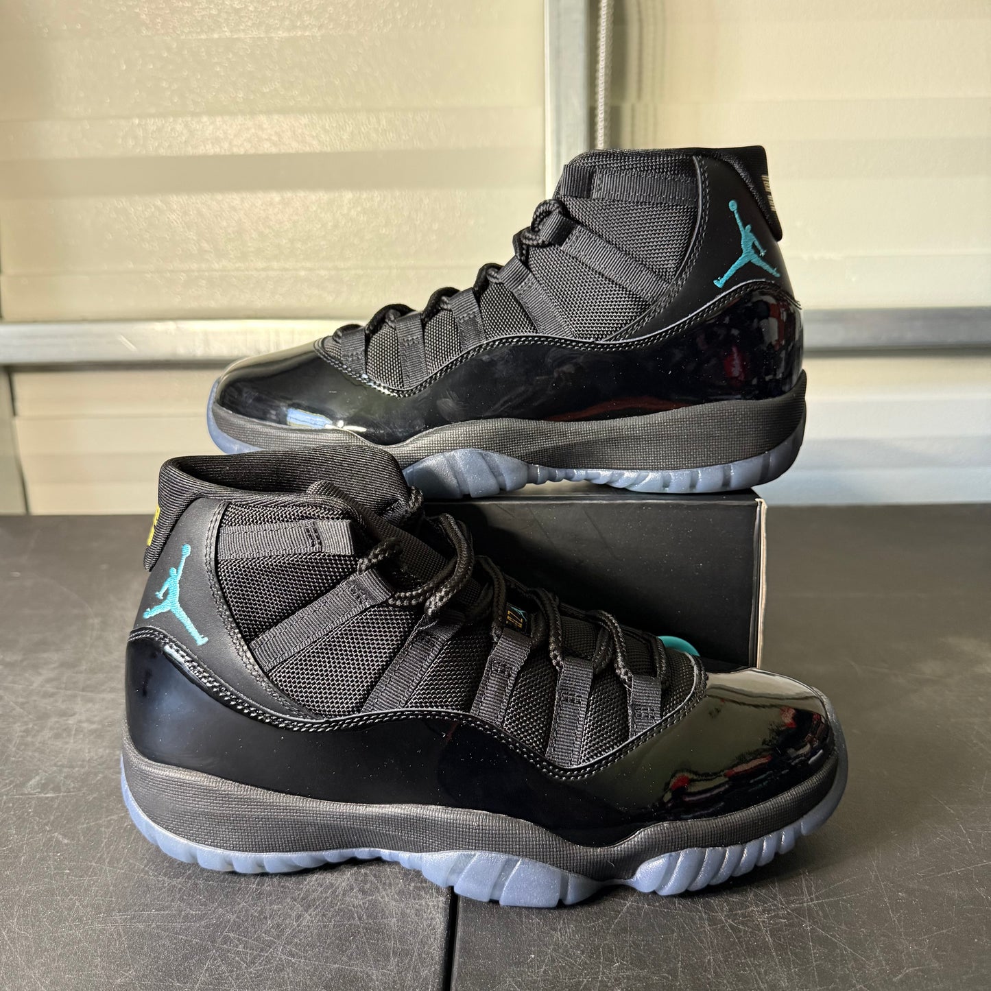 Size 9 - AJ 11 Gamma Blue
