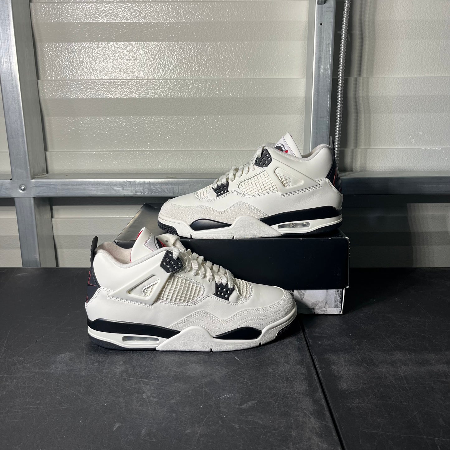 Size 11 - AJ 4 Flight Club