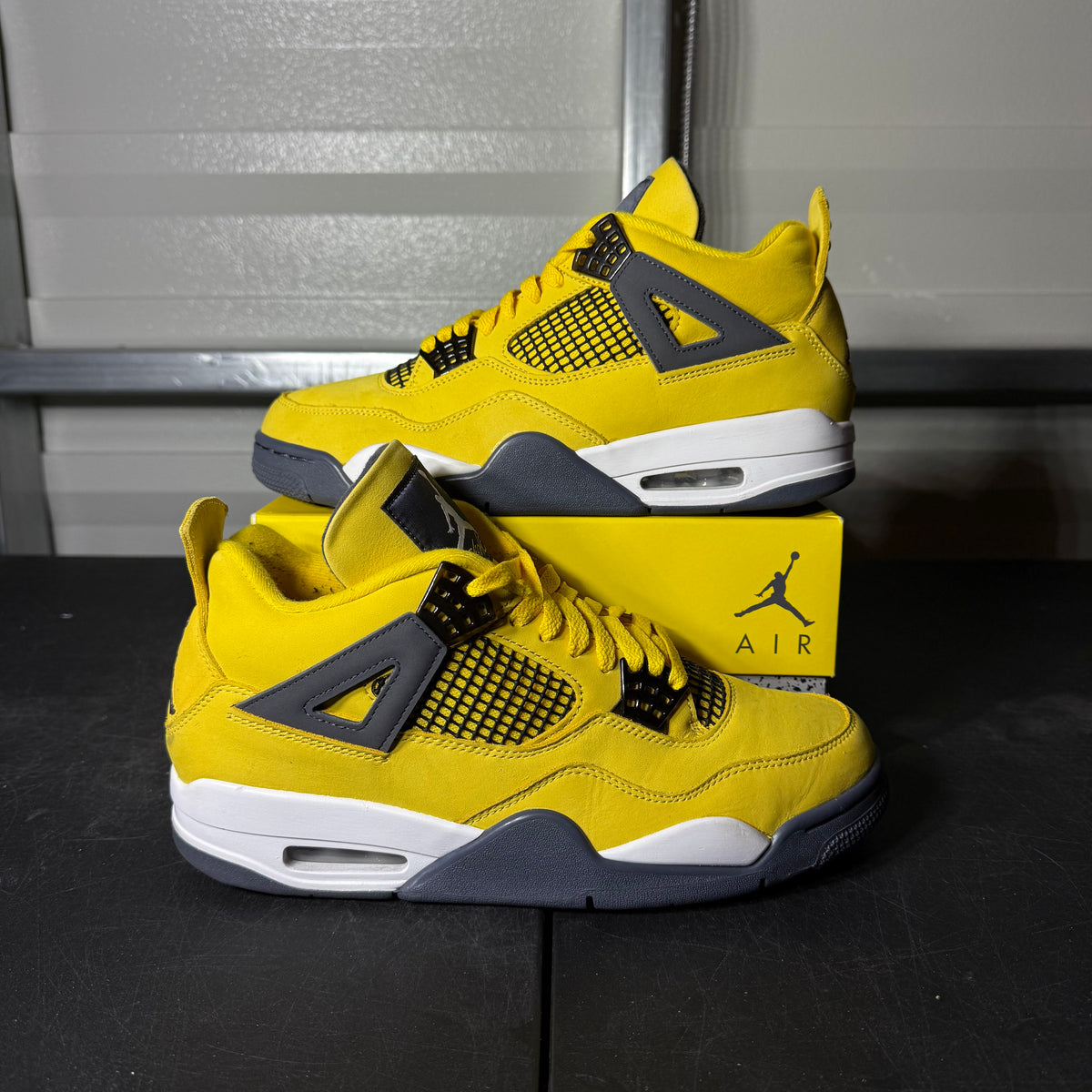 Size 9.5 - AJ 4 Lightning
