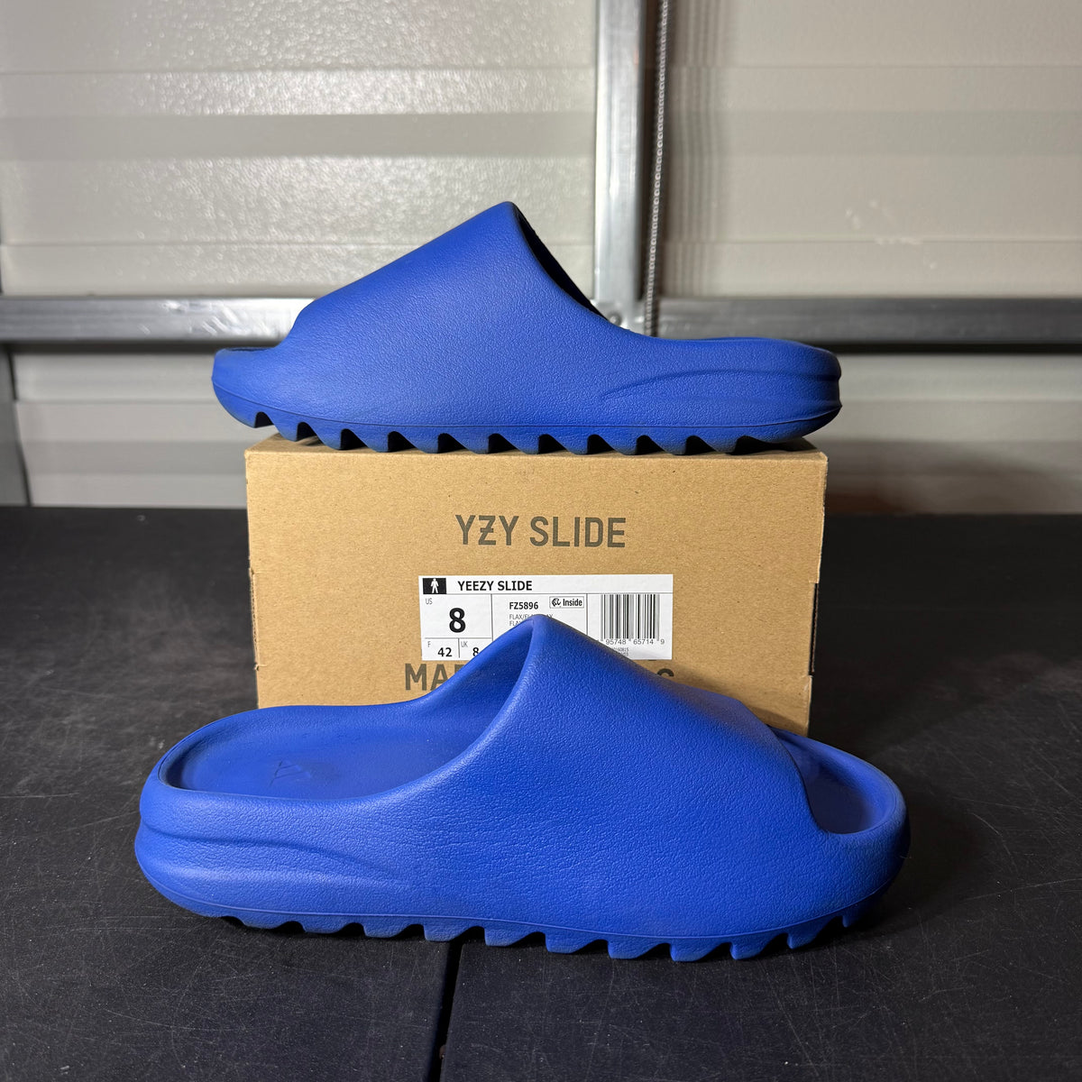 Size 8 - Yeezy Azure Slide
