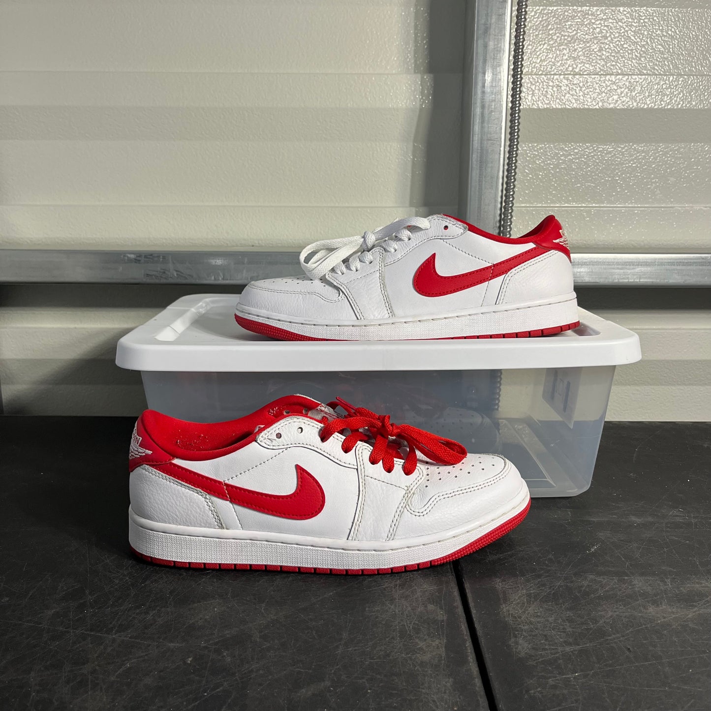 Size 9 - AJ 1 Low Varsity Red