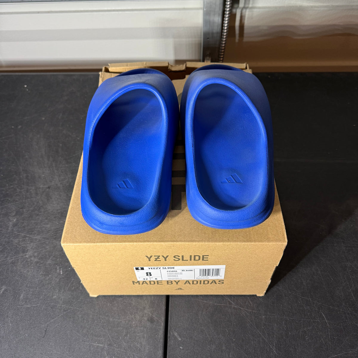 Size 8 - Yeezy Azure Slide
