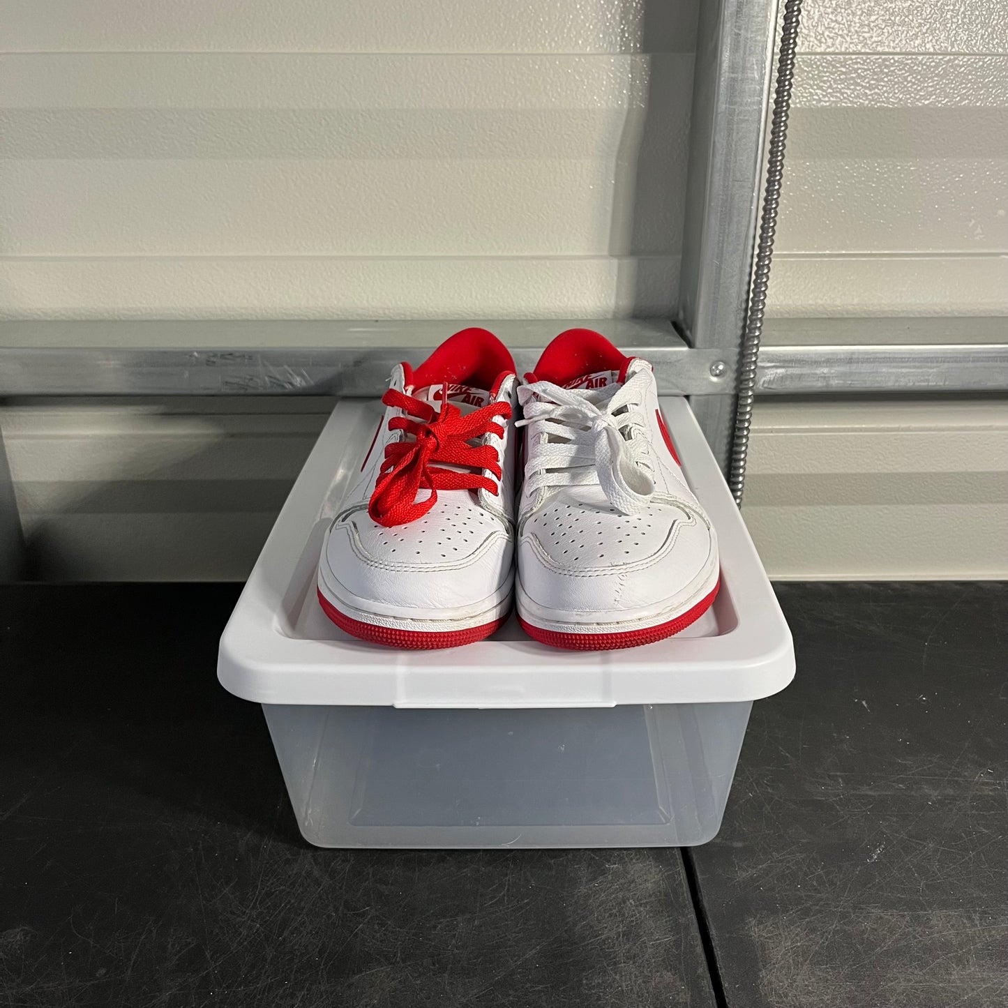 Size 9 - AJ 1 Low Varsity Red