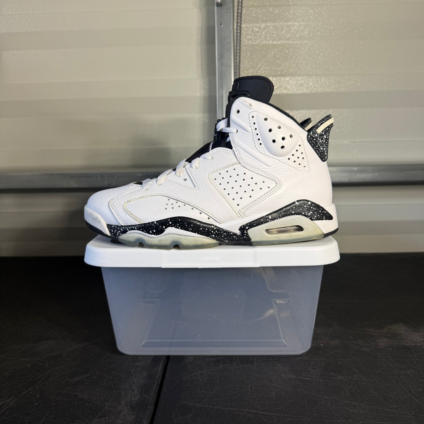 Size 8.5 - AJ 6 Oreo