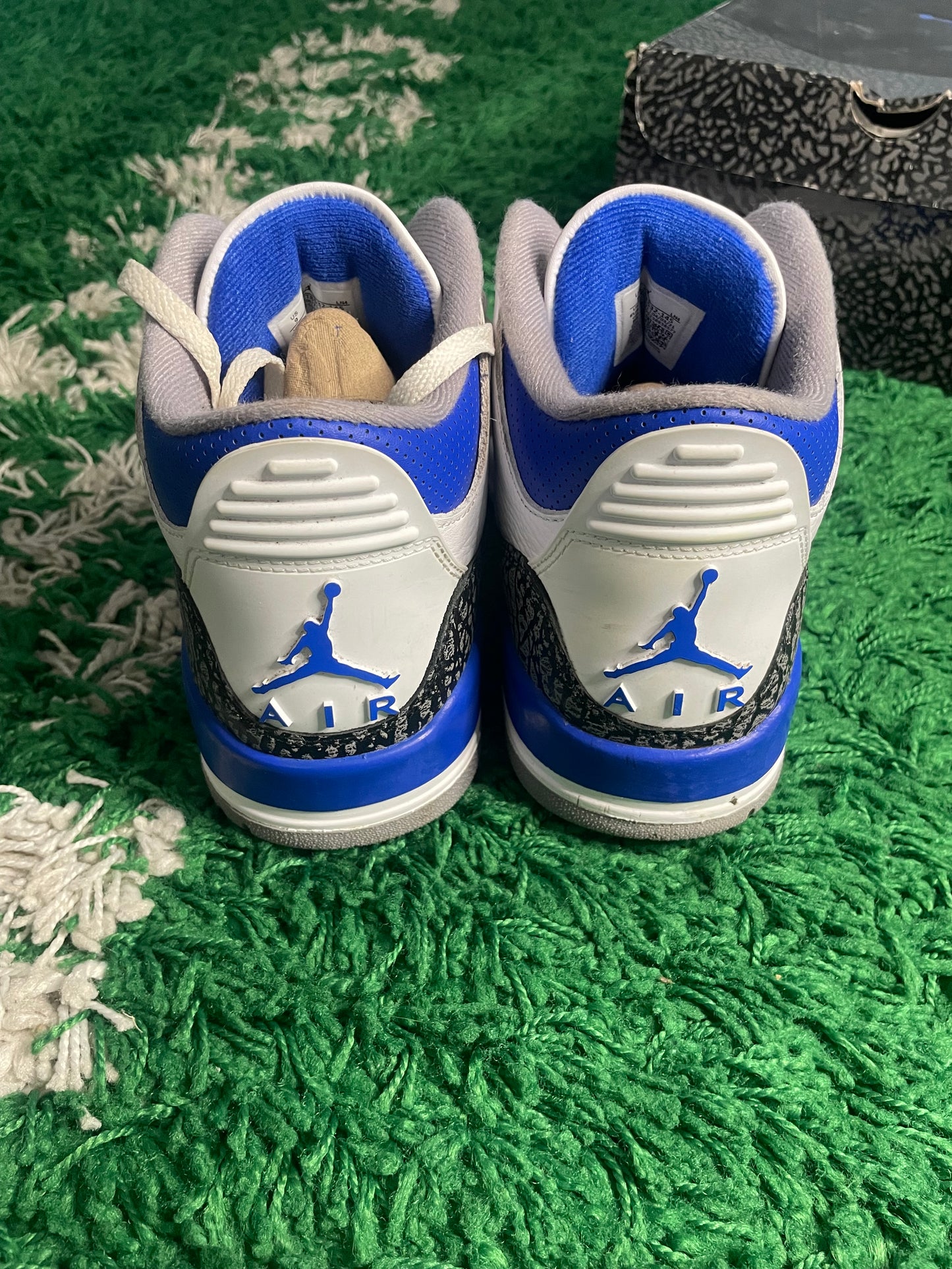 Size 9 - Jordan 3 Retro Mid Racer Blue