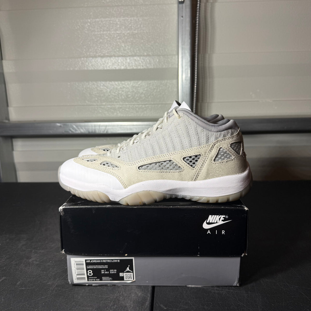 Size 8 - AJ 11 Low IE Light Orewood Brown