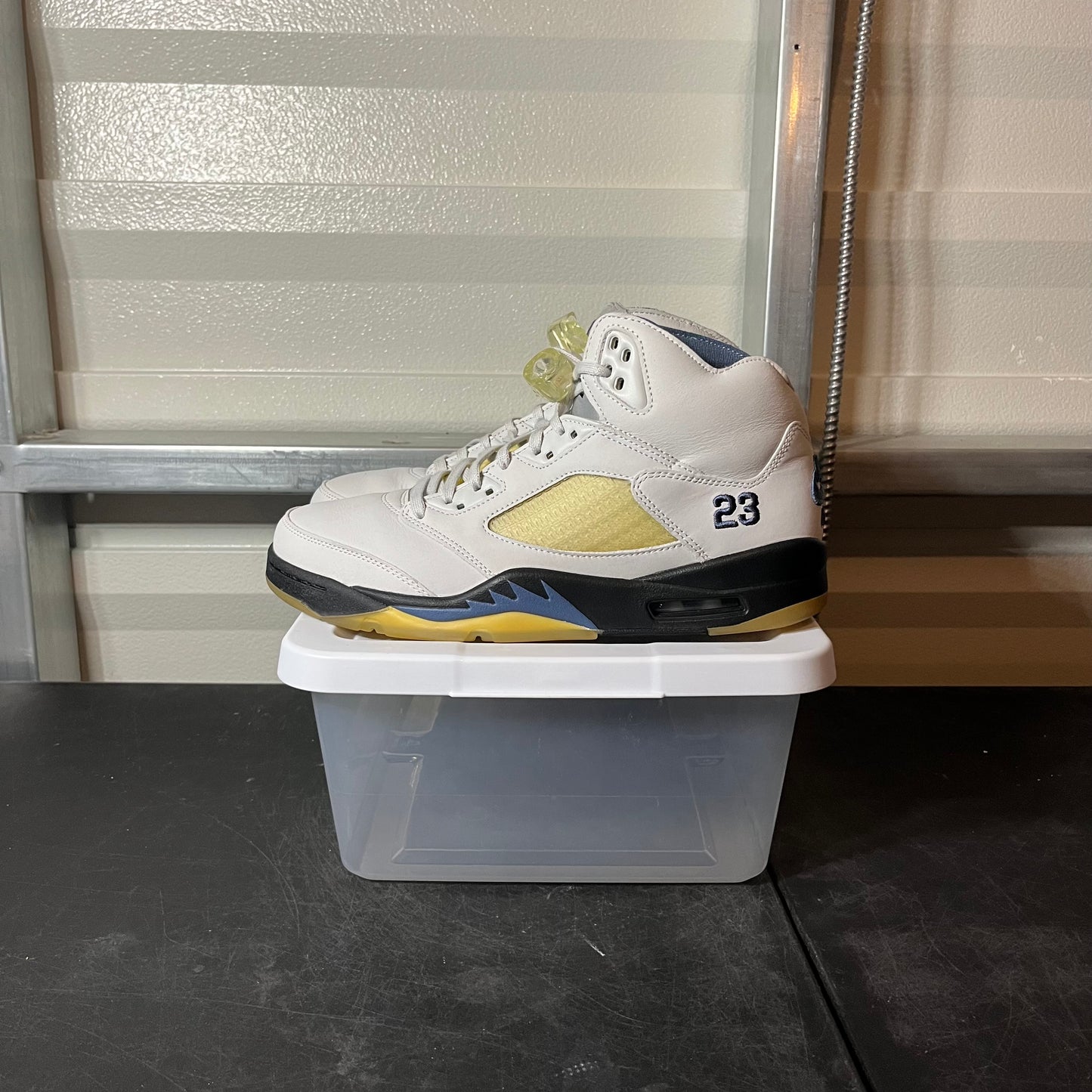 Size 12W - AJ 5 A Ma Maniére Dawn