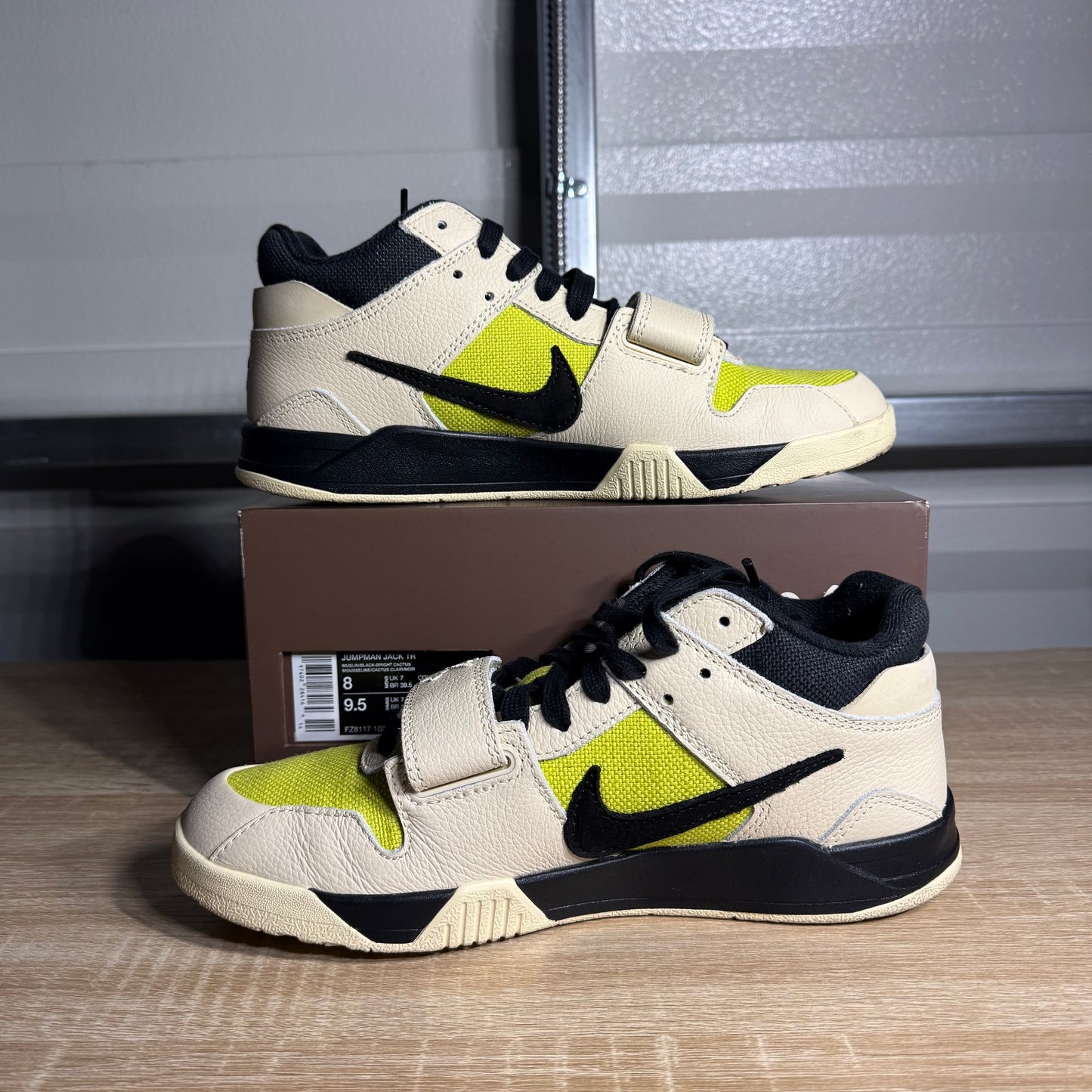 Size 8 - Travis Scott Jumpman Jack Bright Cactus
